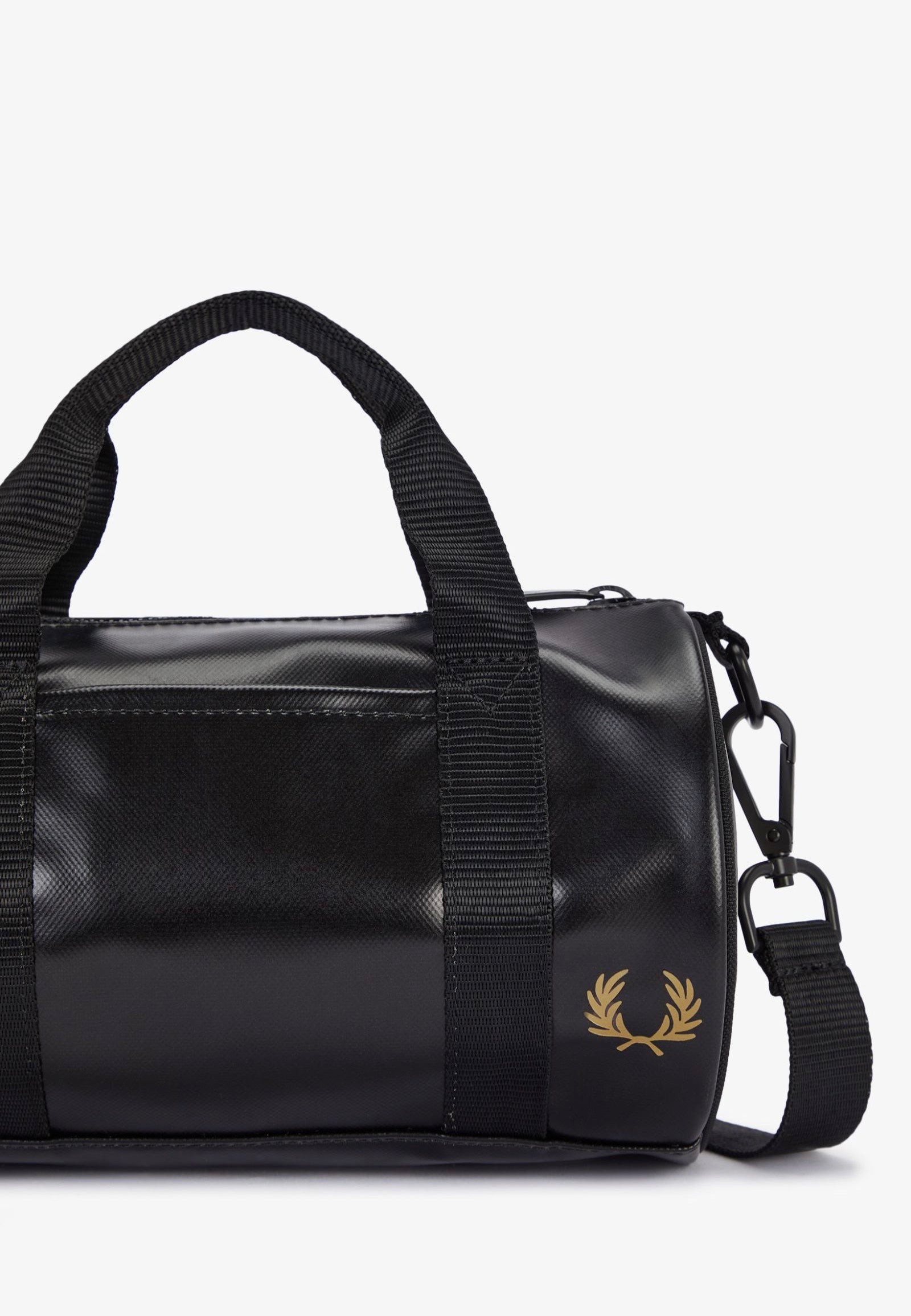 Fred Perry - Tonal Classic Mini Barrel Black/Gold - Dufflebag | Neutral-Image