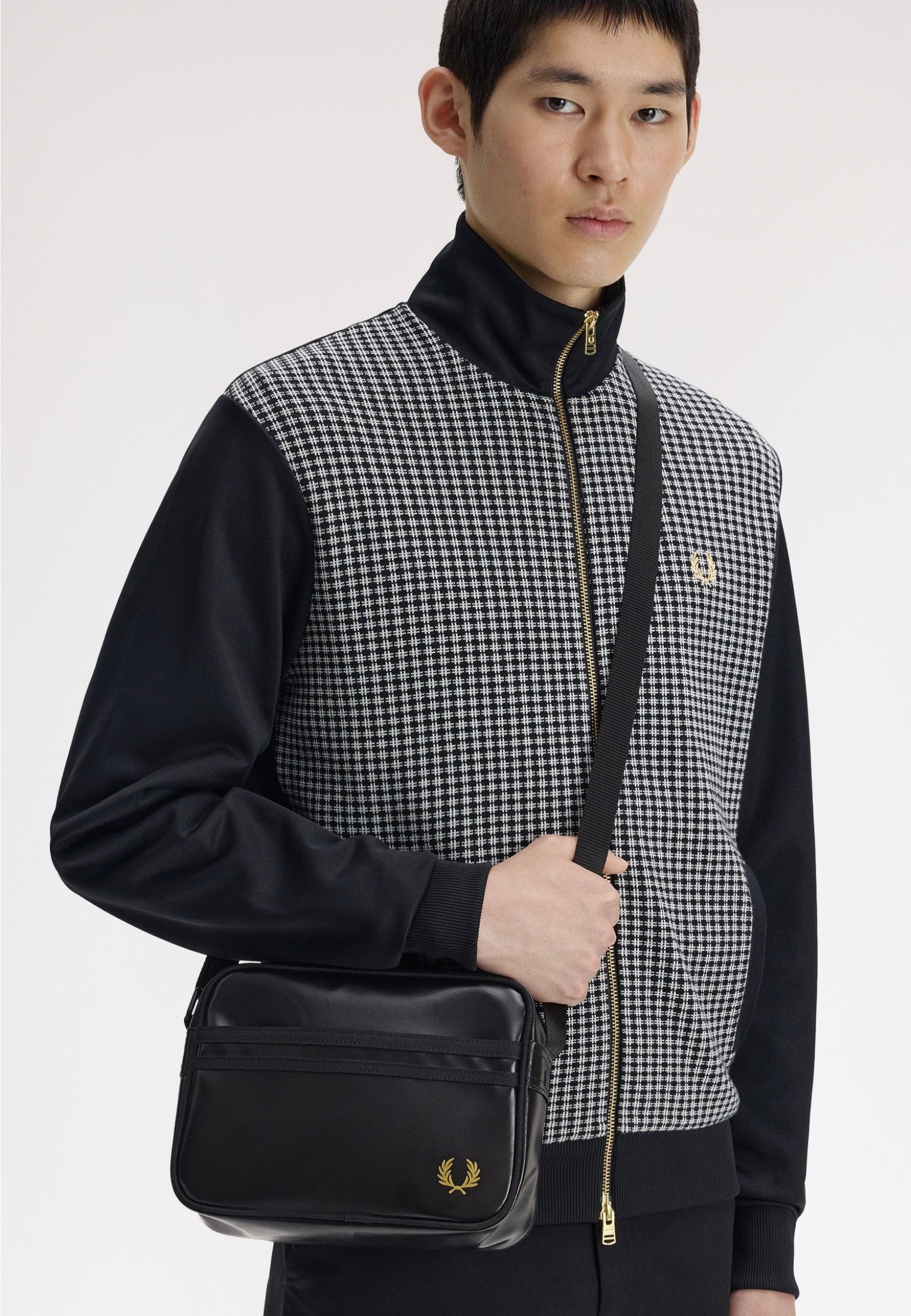 Fred Perry - Tonal Classic Mini Black/Gold - Shoulder Bag | Neutral-Image