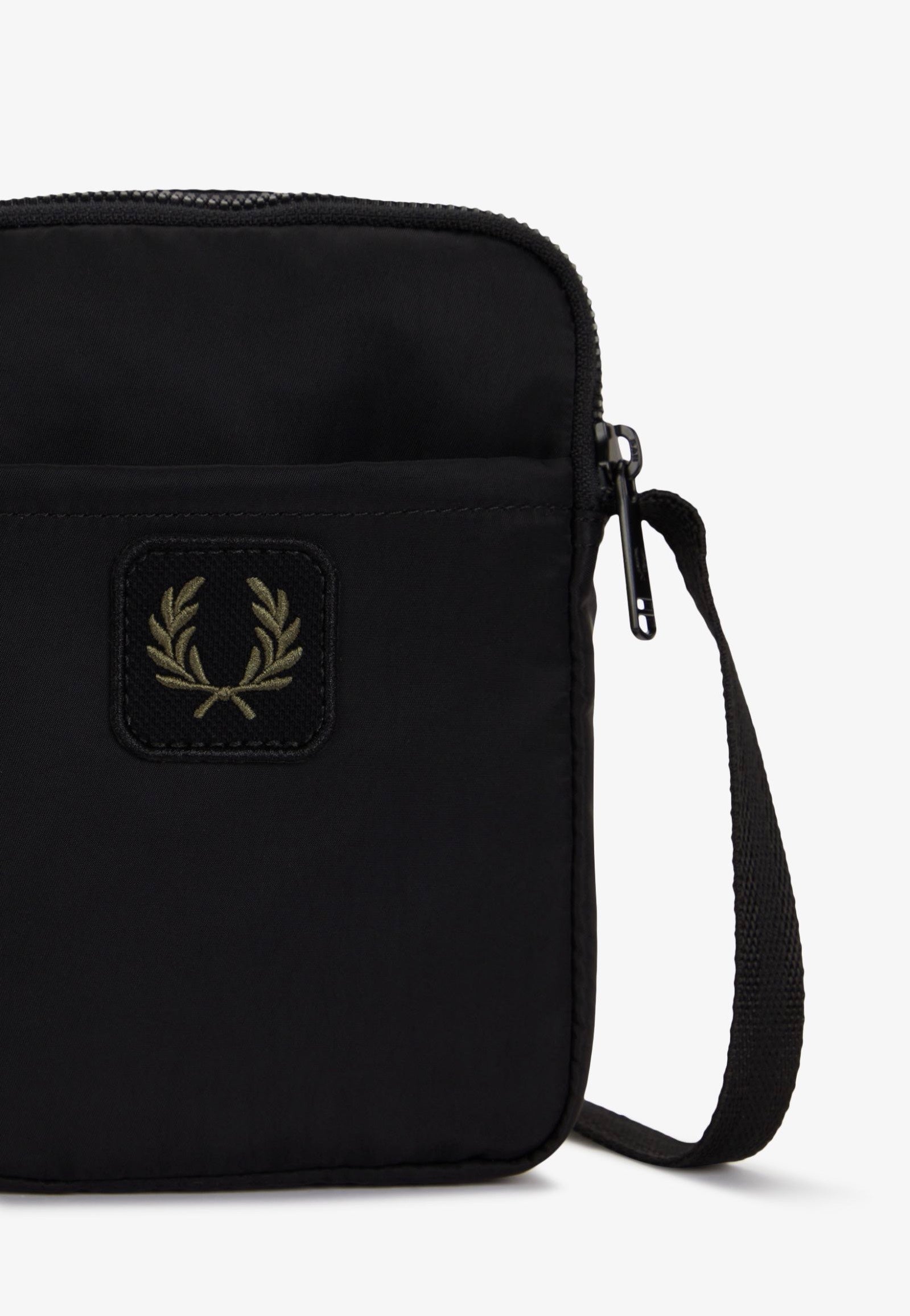 Fred Perry - Crinkle Nylon Small Side Black - Bag | Neutral-Image