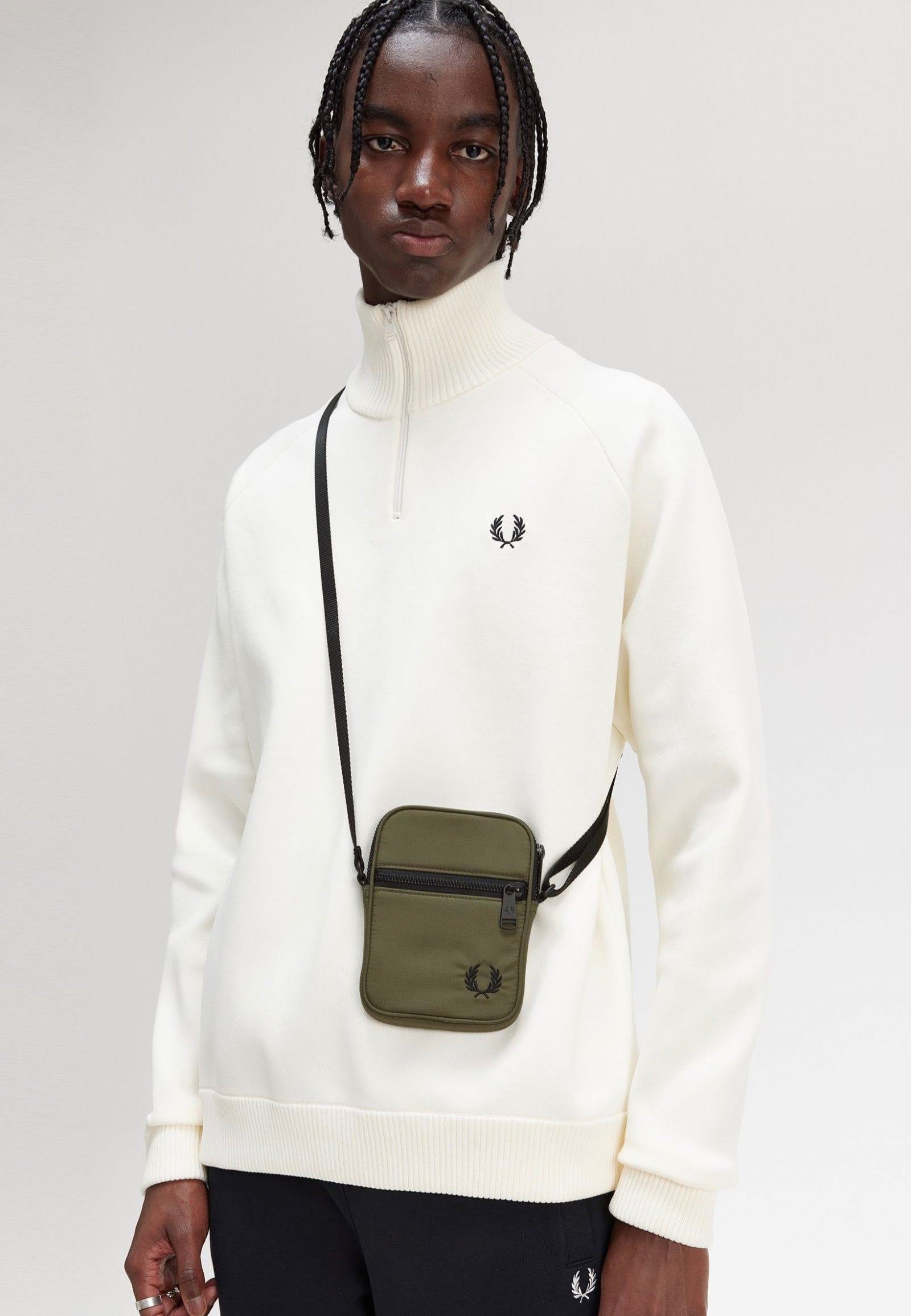 Fred Perry - Ripstop Side Uniform Green - Bag | Neutral-Image