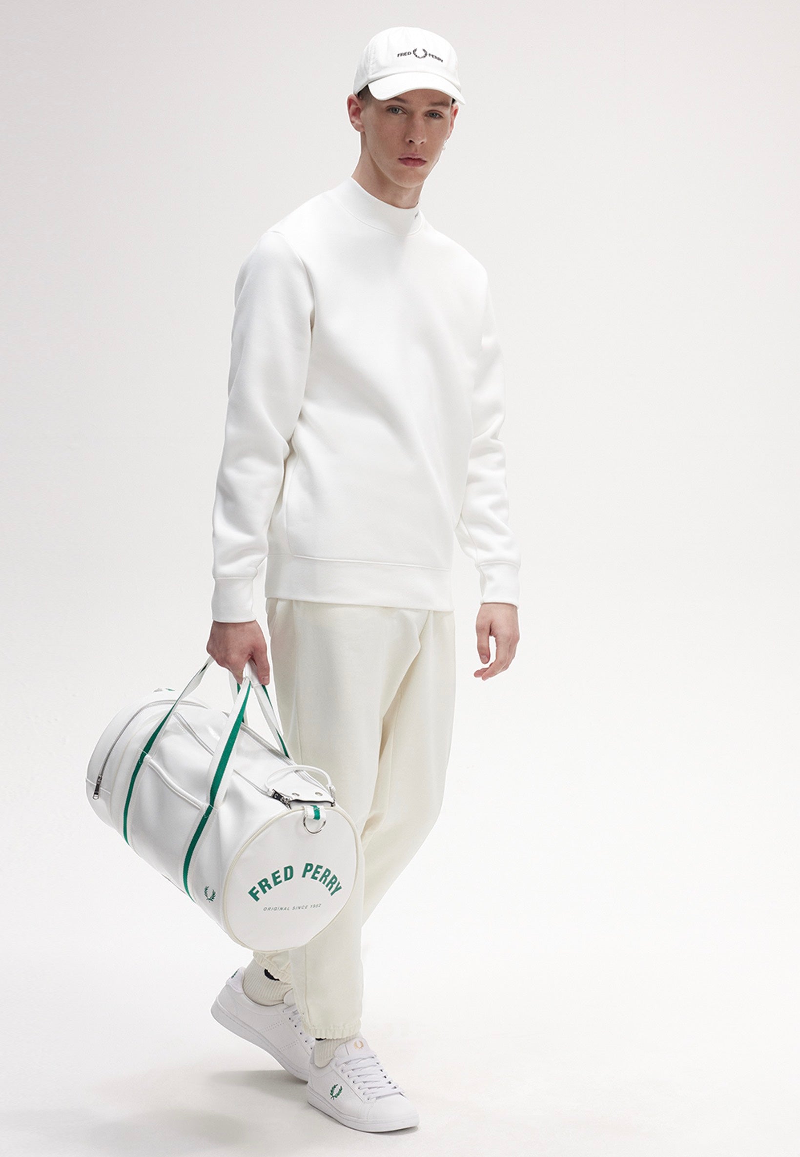 Fred Perry - Classic Barrel Snow White/Fred Perry Green - Bag | Neutral-Image