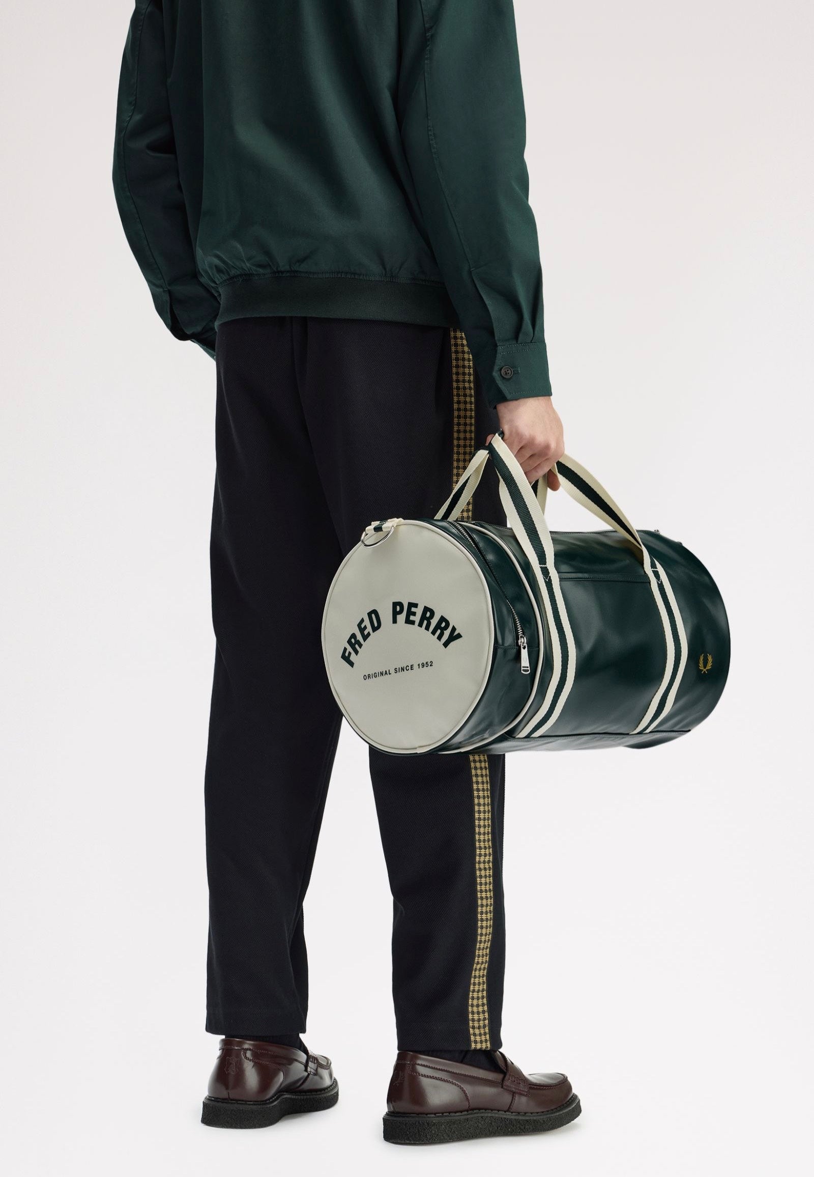 Fred Perry - Classic Barrel Grassroots/Ecru - Dufflebag | Neutral-Image