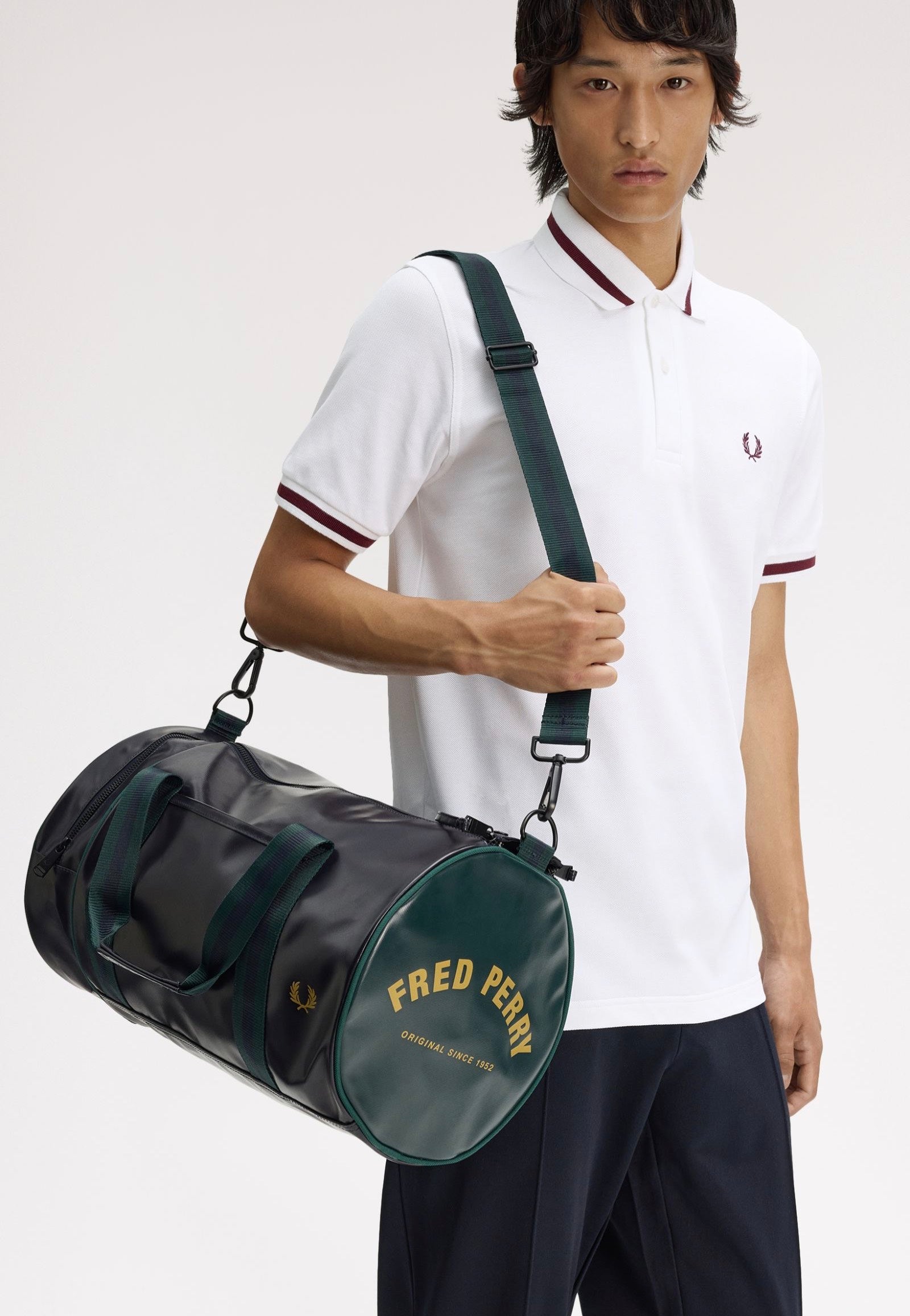 Fred Perry - Classic Barrel Navy/Grassroots - Dufflebag | Neutral-Image