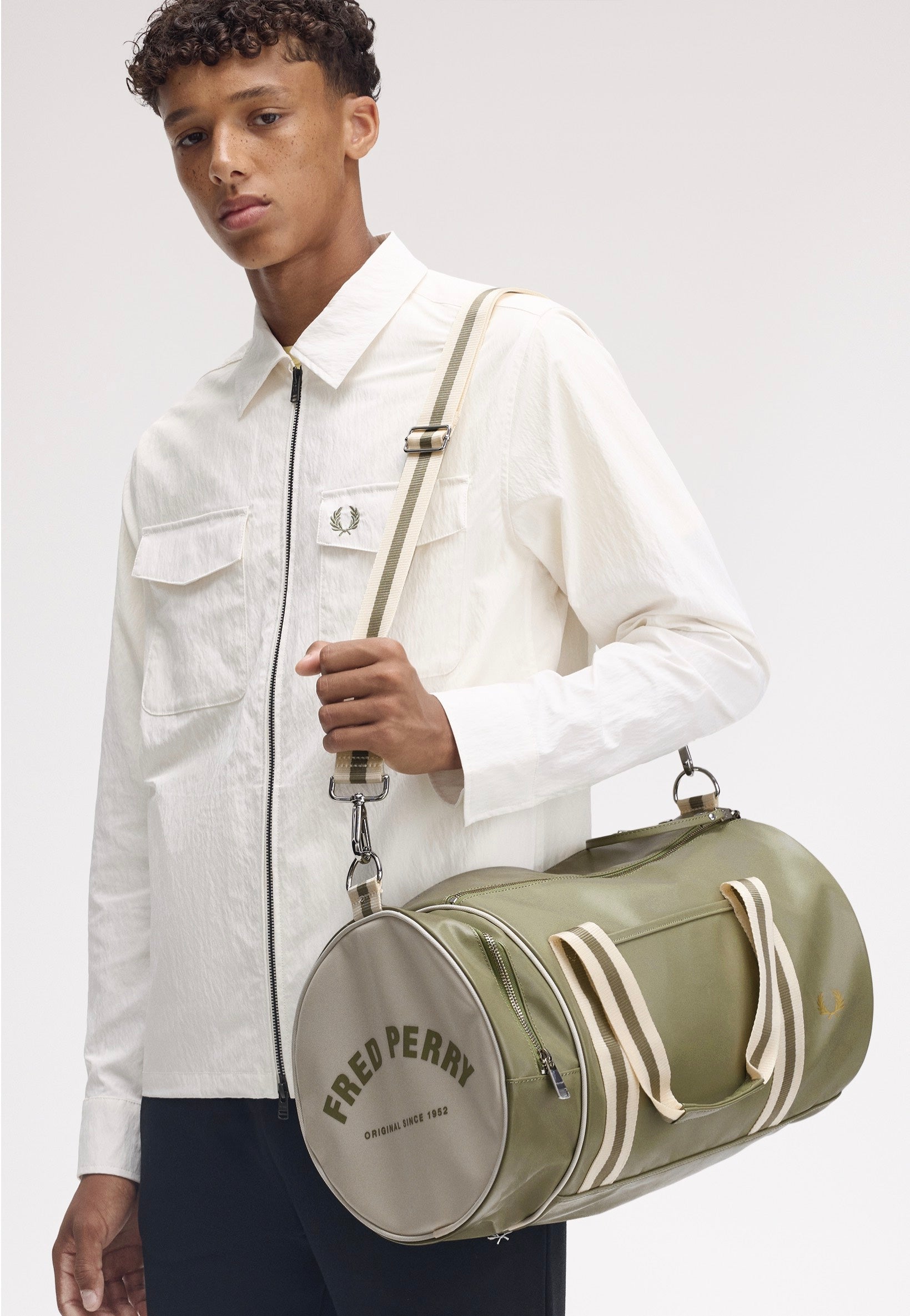 Fred Perry - Classic Barrel Olive Mint - Dufflebag | Neutral-Image