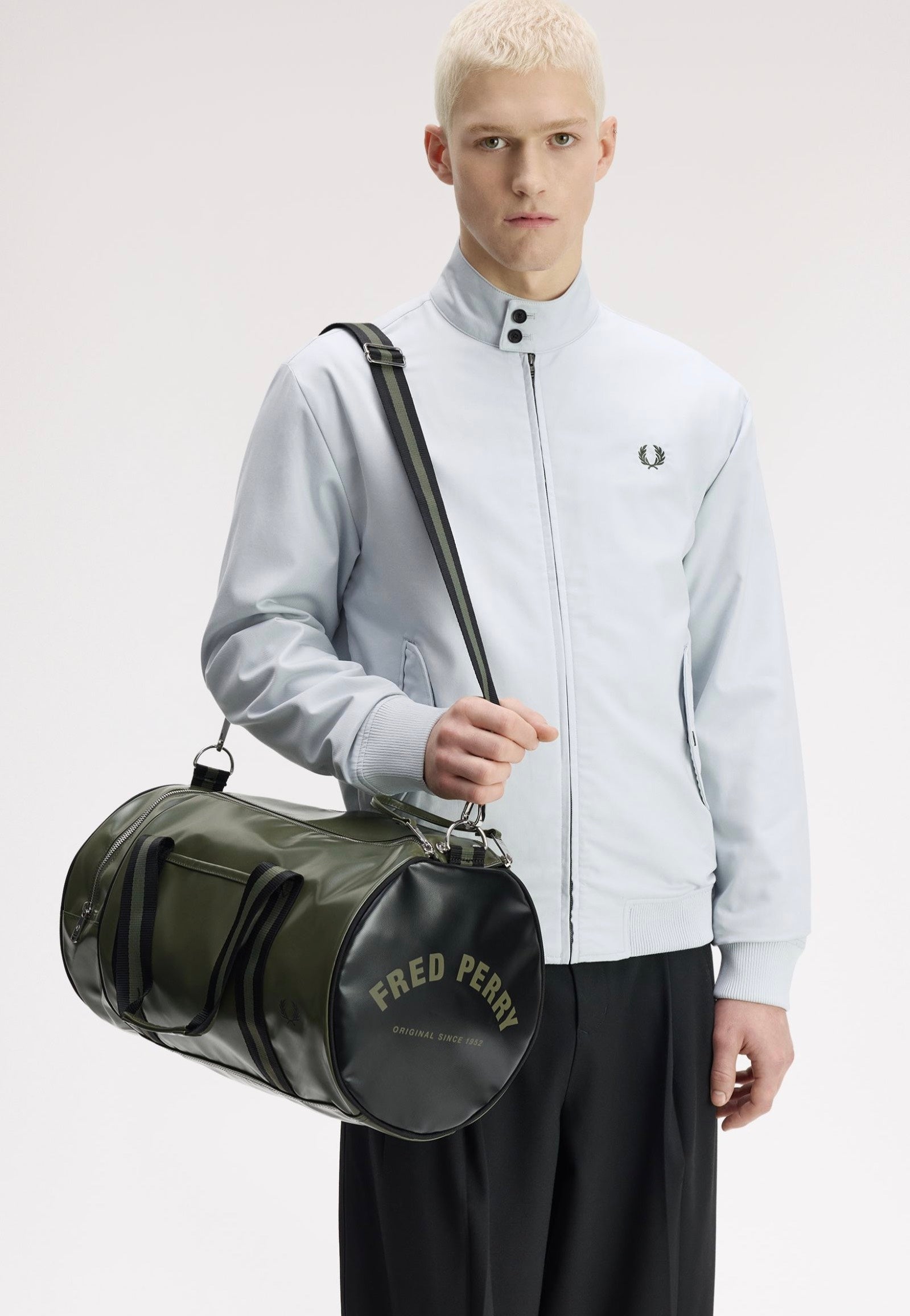 Fred Perry - Classic Barrel Laurel Wreath Green/Black - Dufflebag | Neutral-Image