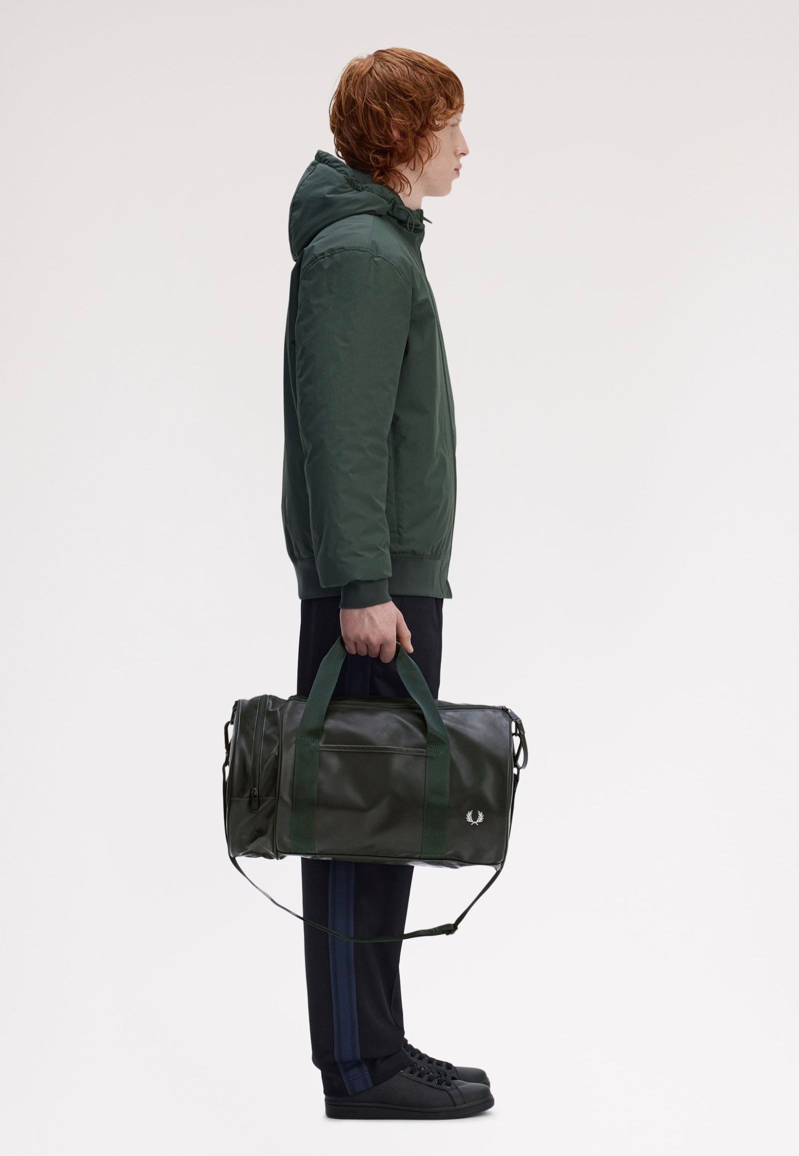 Fred Perry - Tonal Classic Barrel Night Green - Dufflebag | Neutral-Image