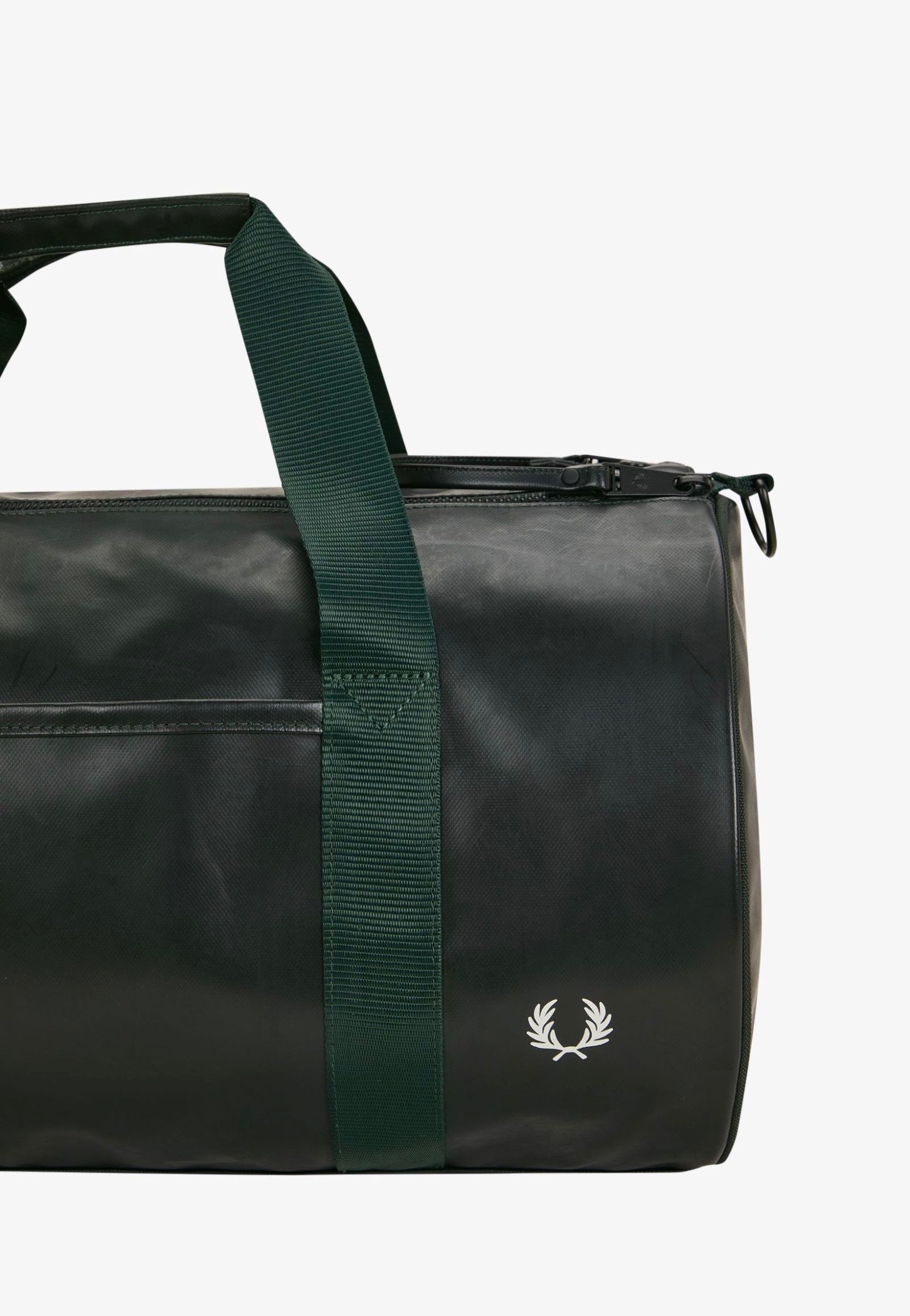 Fred Perry - Tonal Classic Barrel Night Green - Dufflebag | Neutral-Image