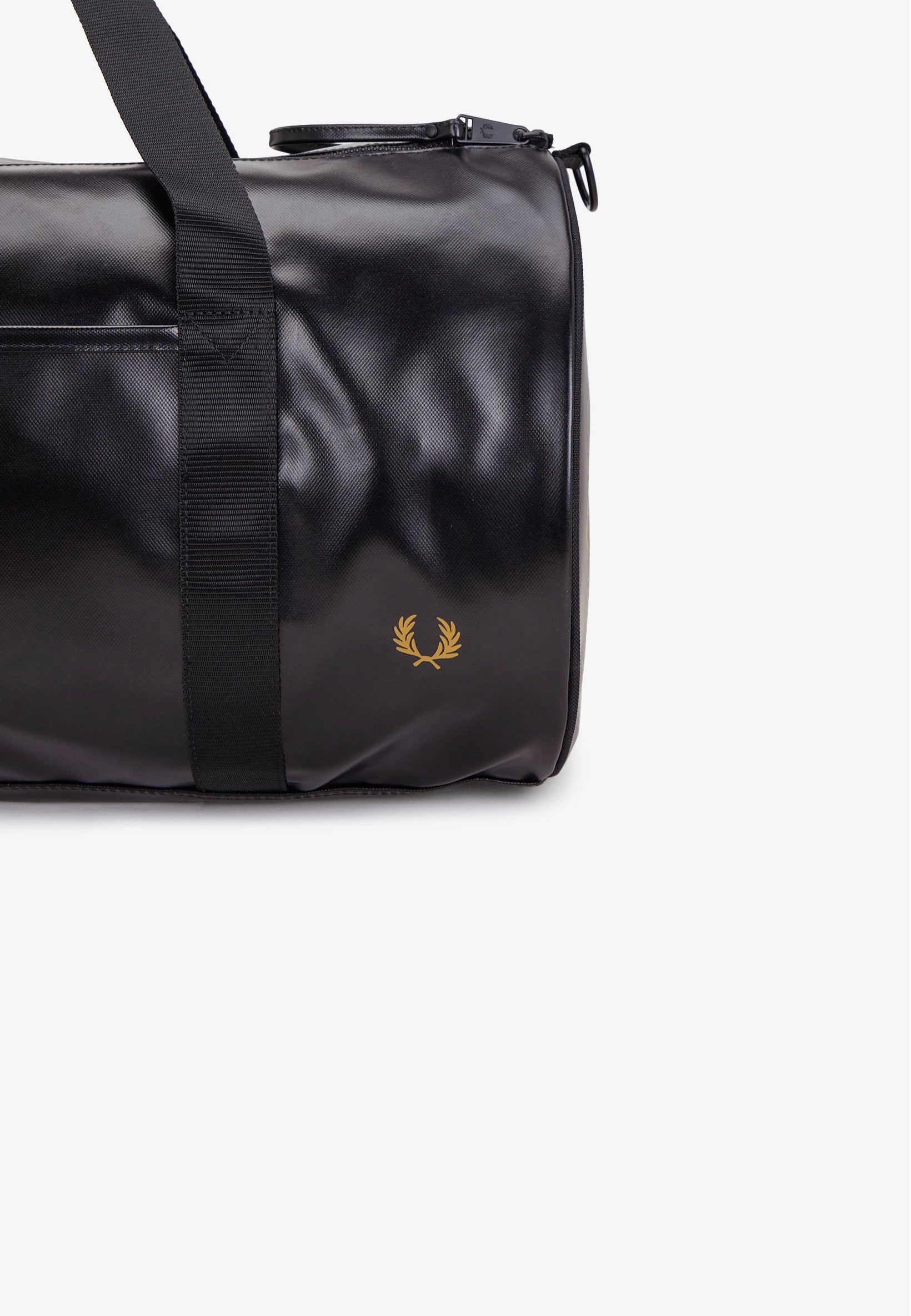 Fred Perry - Tonal Large Barrel Black/Gold - Dufflebag | Neutral-Image