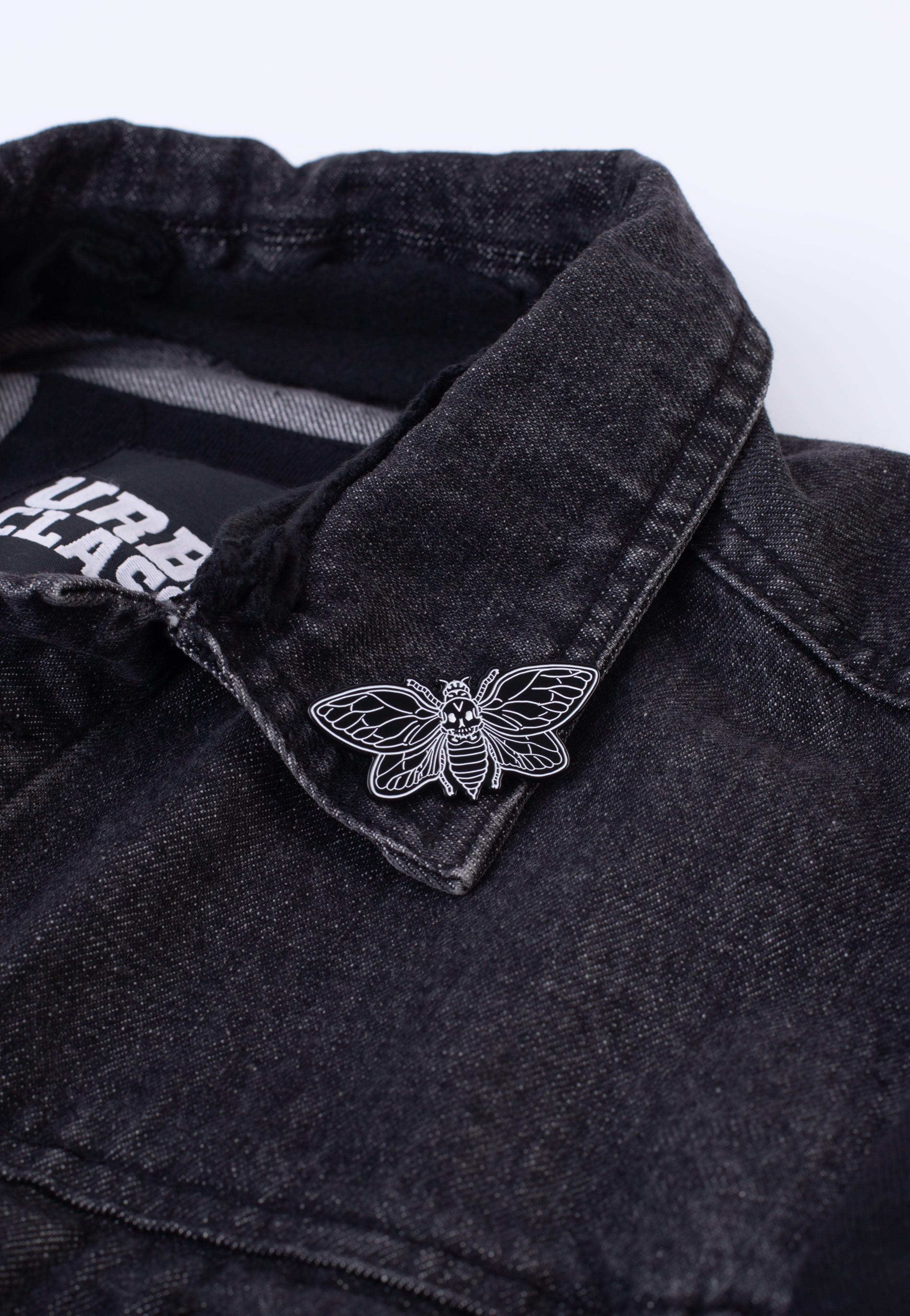 Landmvrks - Cicada - Pin | Neutral-Image