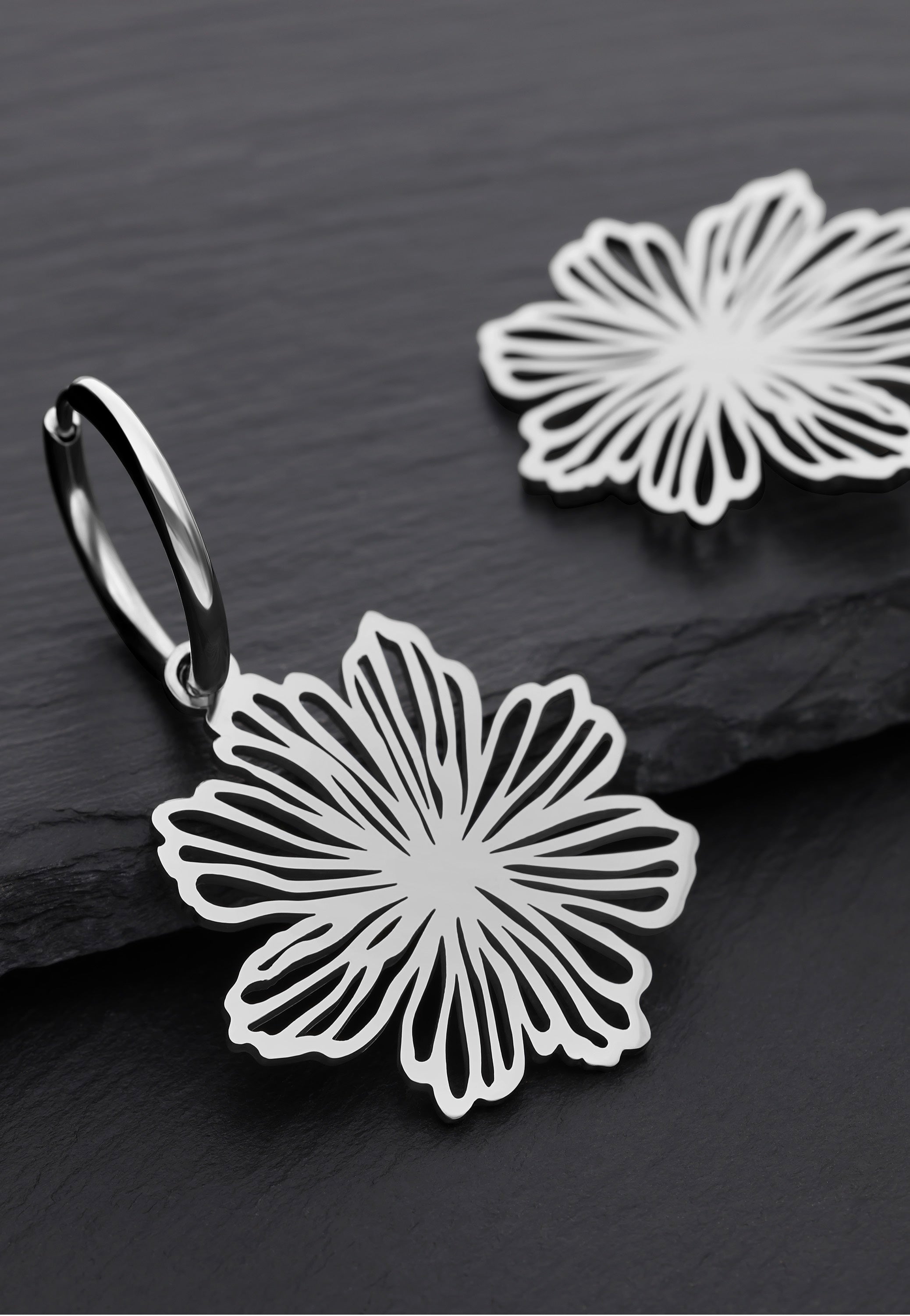Wildcat - Fine Flower Hoops Silver - Earrings | Neutral-Image