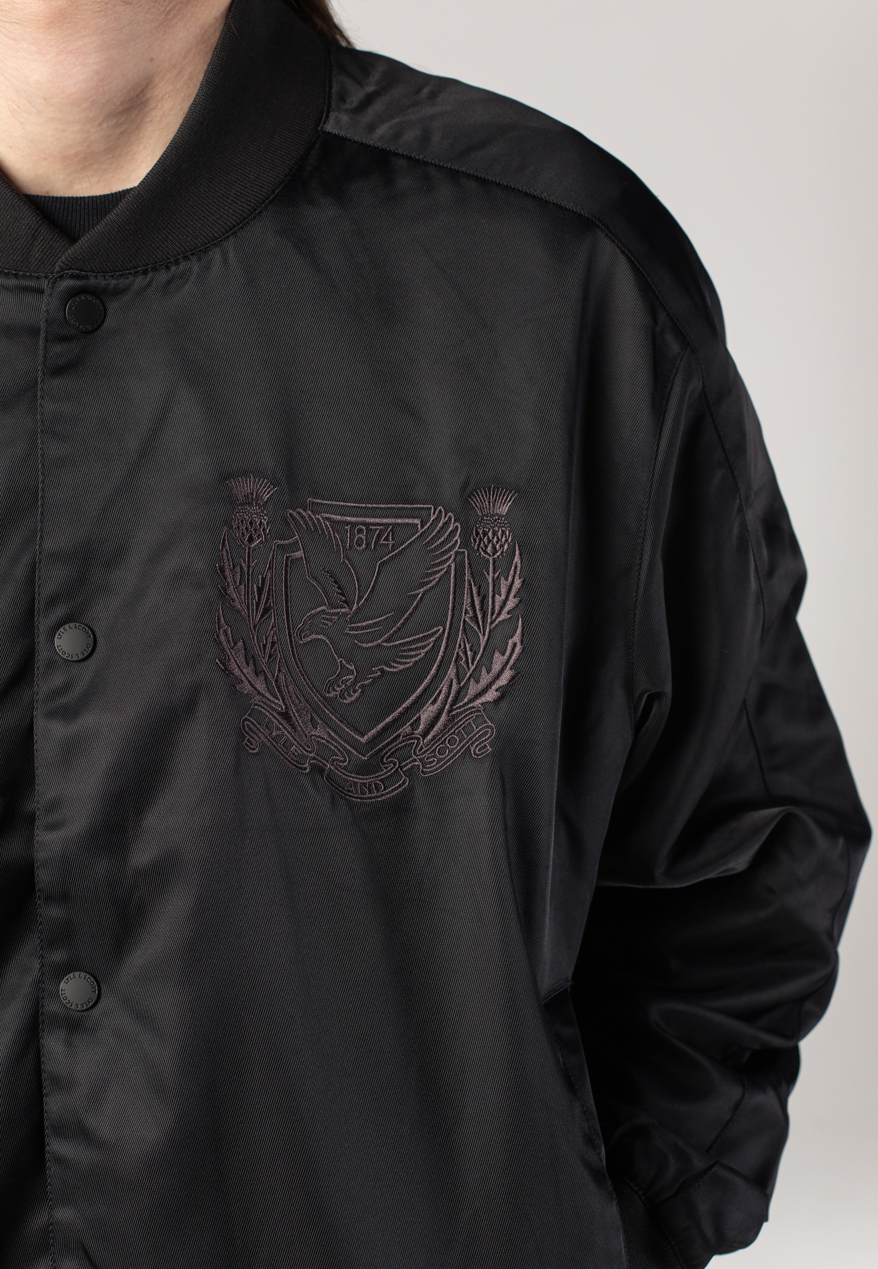 Lyle & Scott - Crest Varsity Jet Black - Jacket | Men-Image