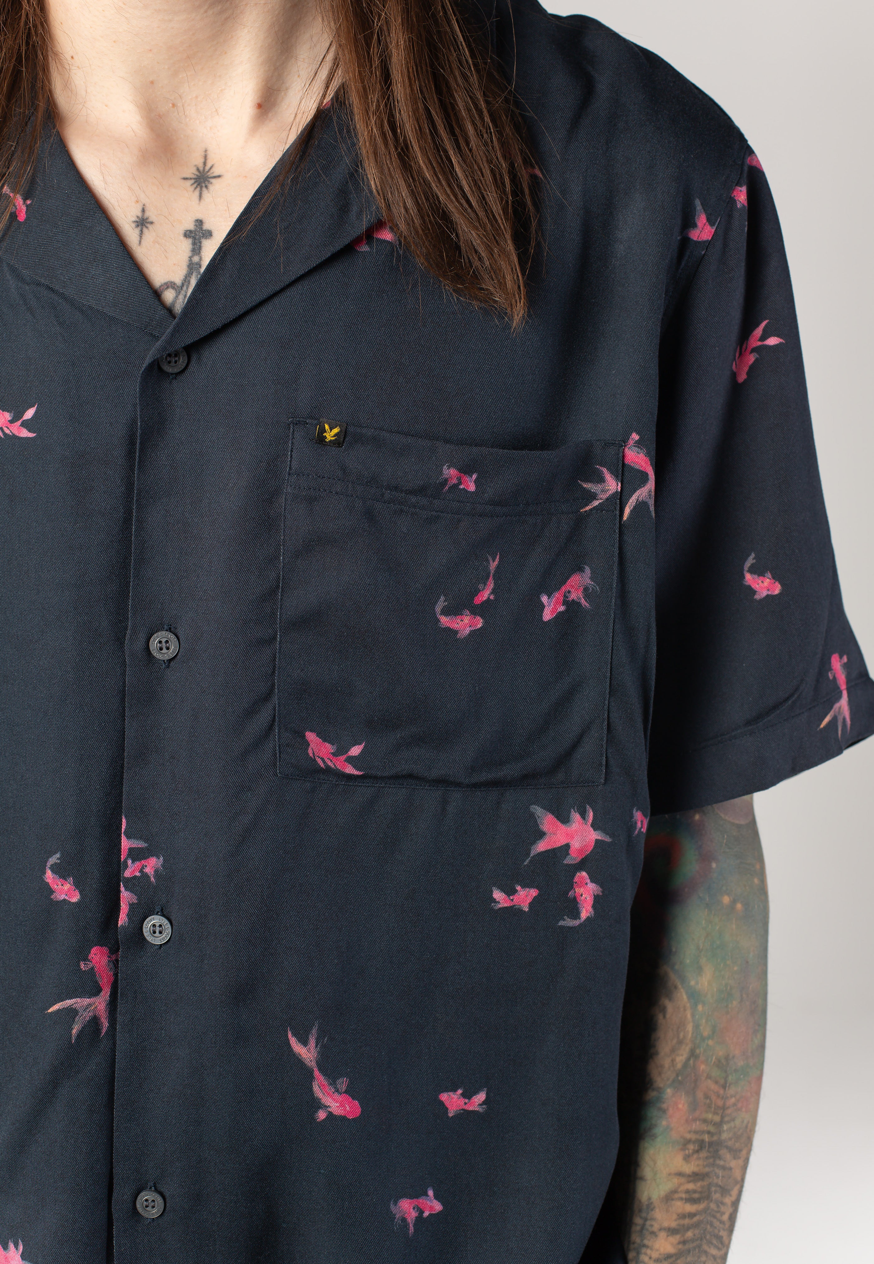 Lyle & Scott - Goldfish Resort Dark Navy/Hot Pink - Shirt | Men-Image