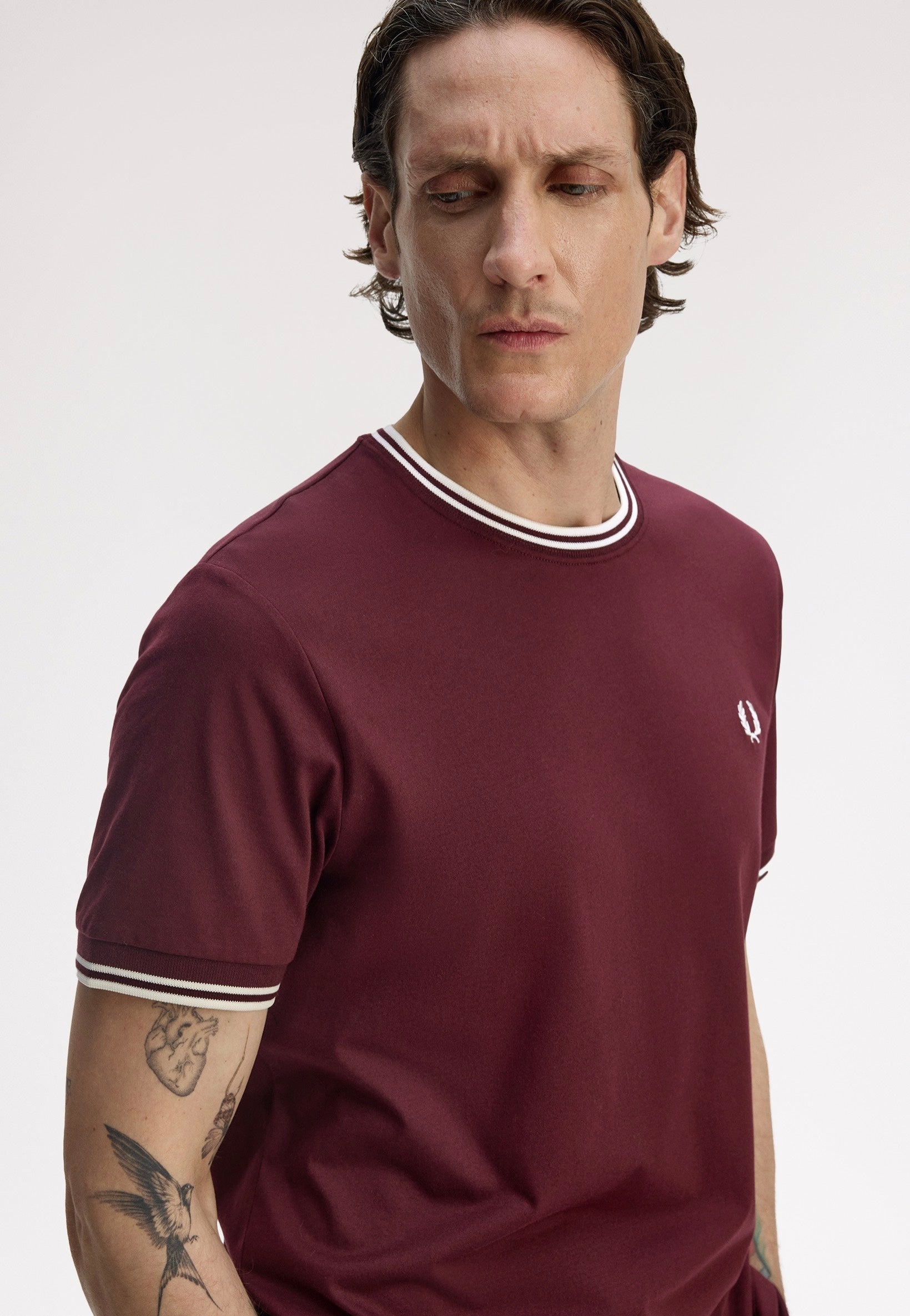 Fred Perry - Twin Tipped Oxblood/Ecru - T-Shirt | Men-Image