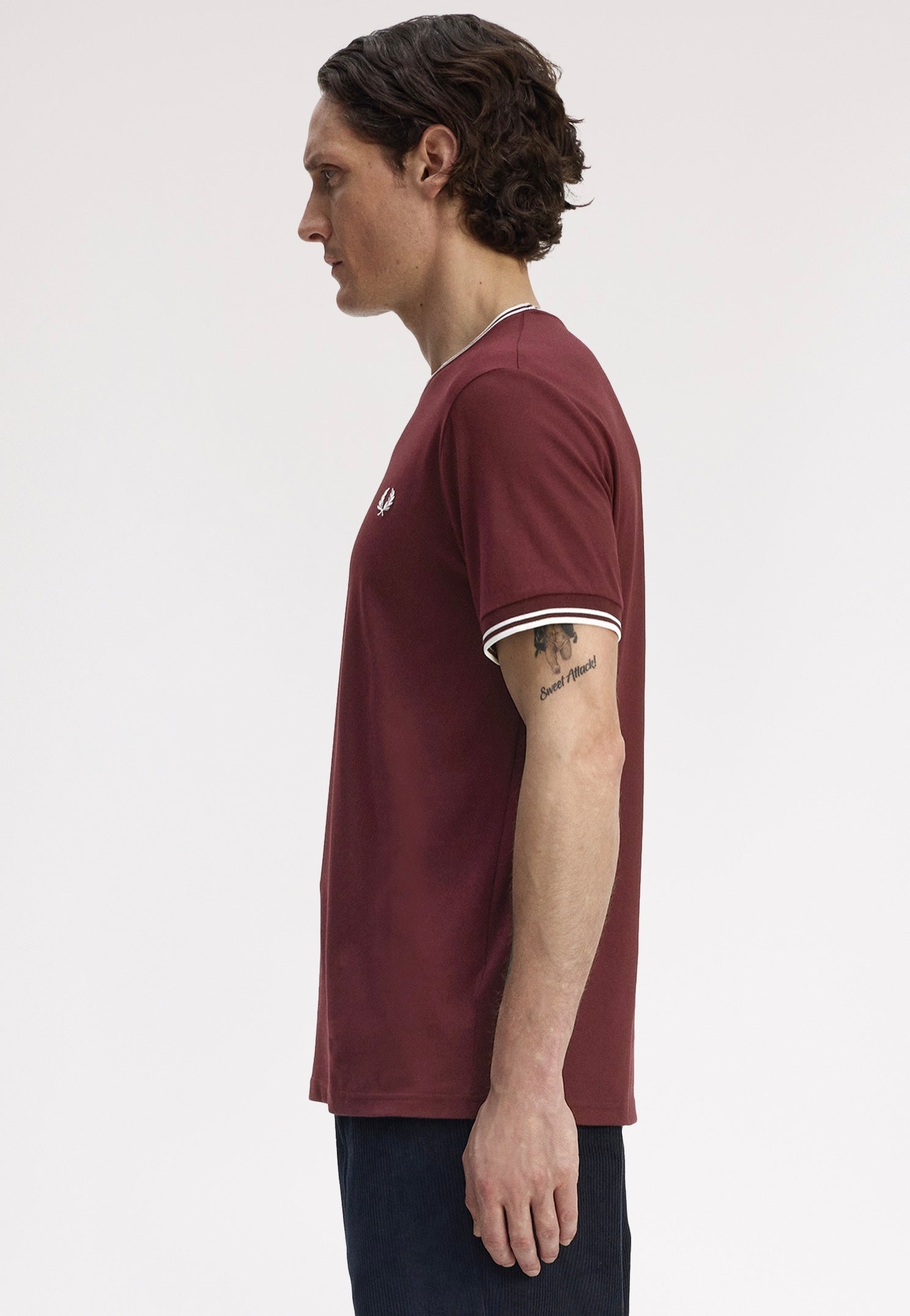 Fred Perry - Twin Tipped Oxblood/Ecru - T-Shirt | Men-Image