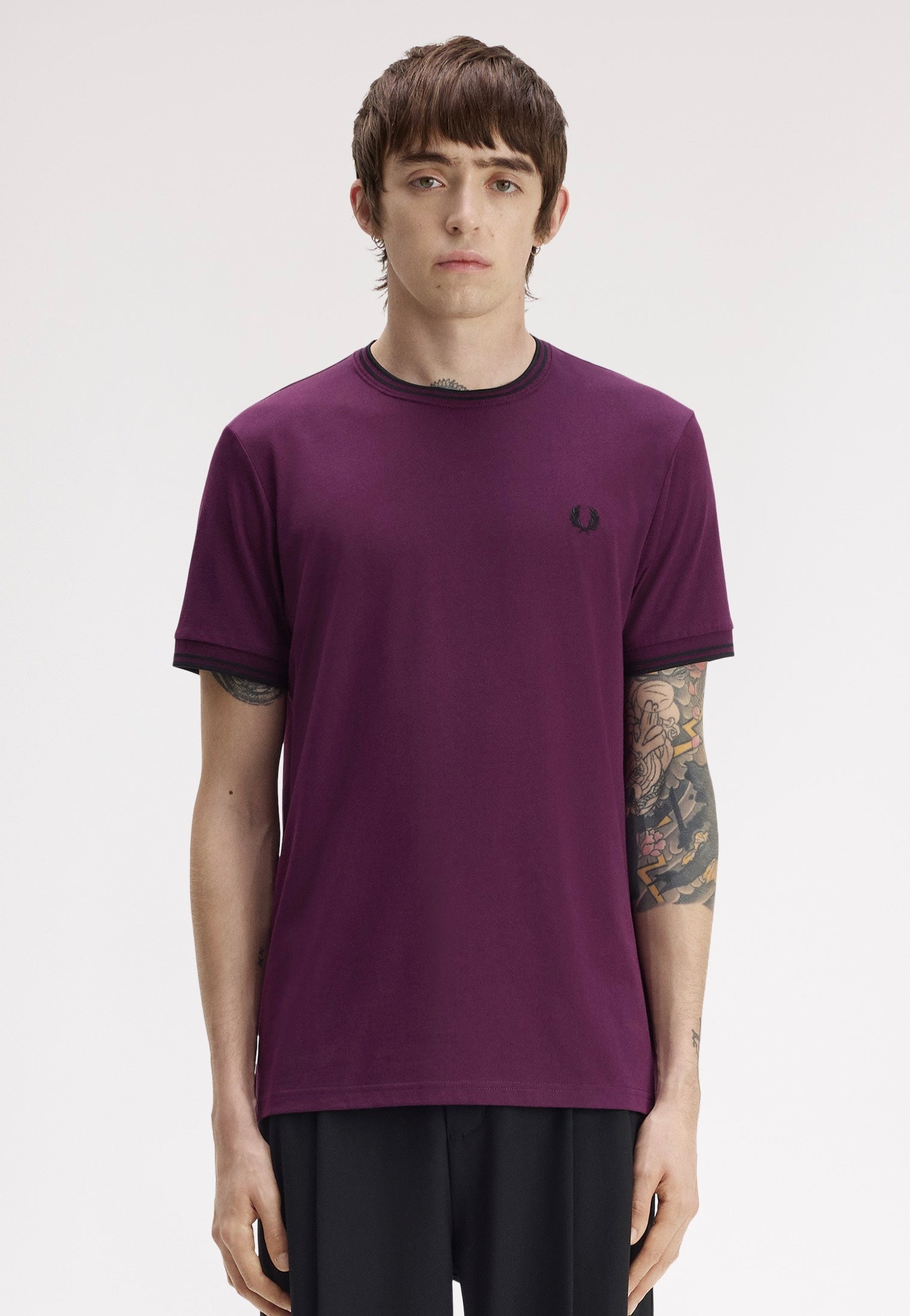 Fred Perry - Twin Tipped Plum/Black - T-Shirt | Men-Image