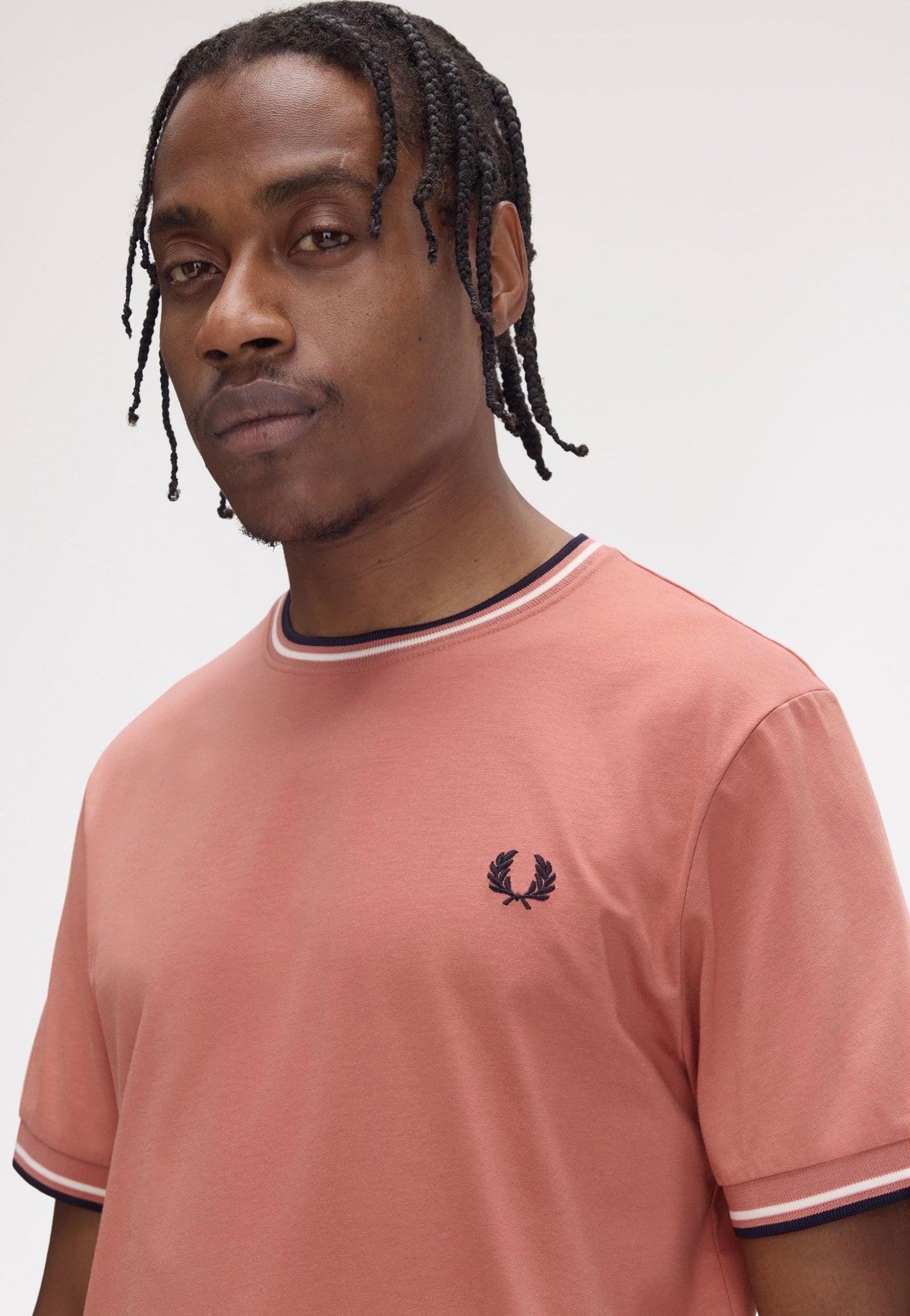 Fred Perry - Twin Tipped Putty Pink/Ecru/Navy - T-Shirt | Men-Image