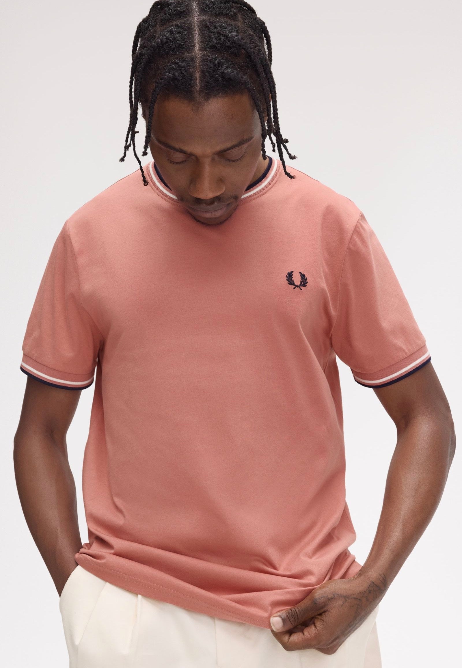 Fred Perry - Twin Tipped Putty Pink/Ecru/Navy - T-Shirt | Men-Image