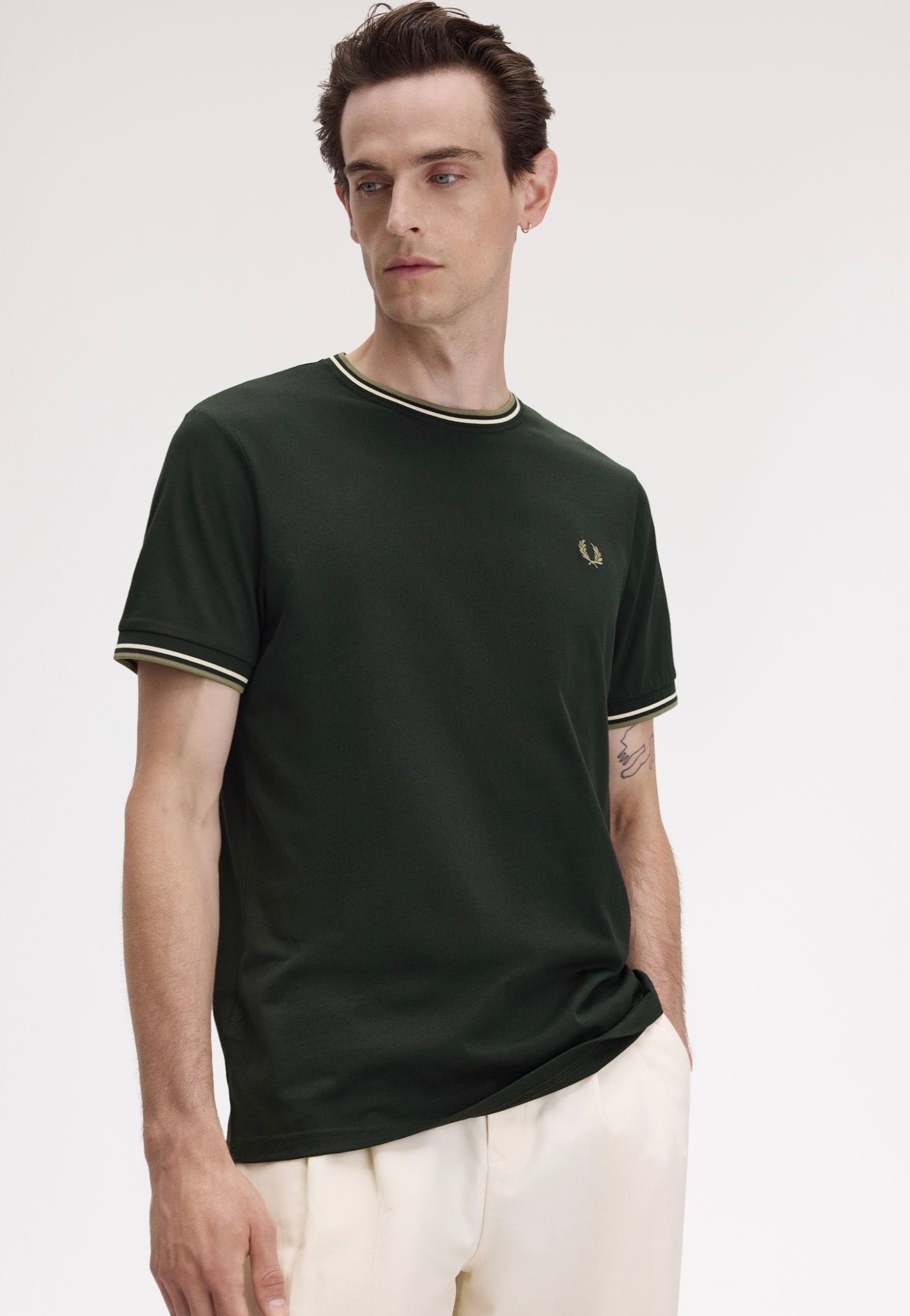 Fred Perry - Twin Tipped Night Green/Light Ecru/Olive Mint - T-Shirt | Men-Image