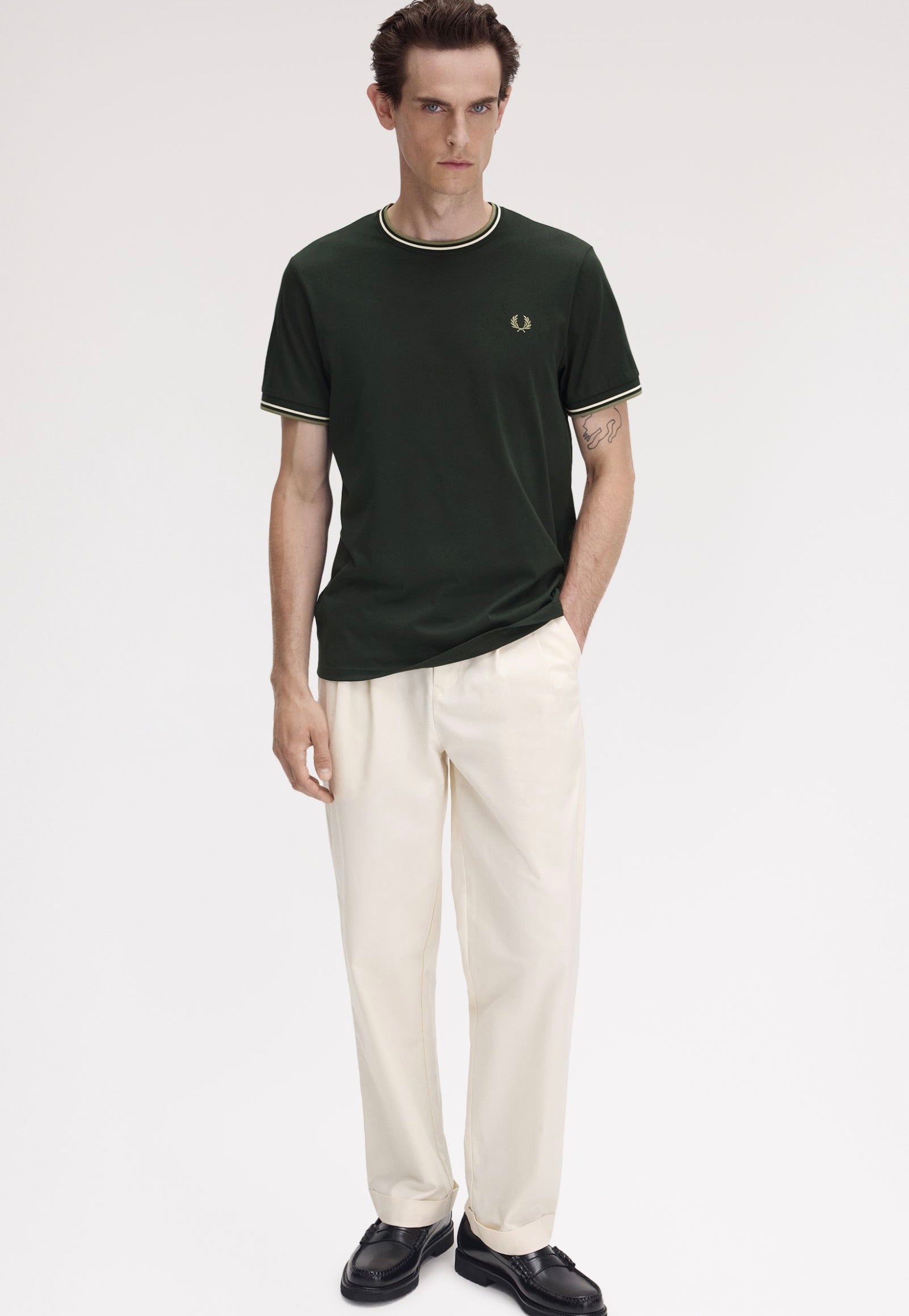 Fred Perry - Twin Tipped Night Green/Light Ecru/Olive Mint - T-Shirt | Men-Image