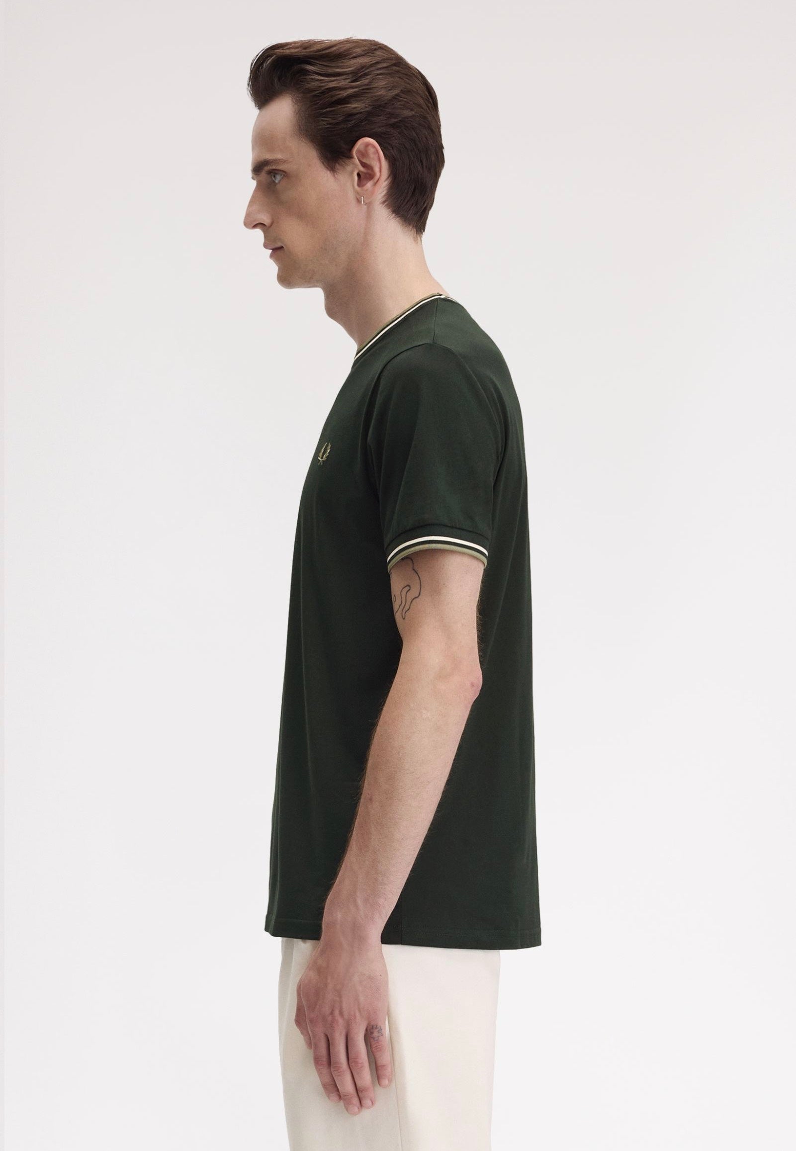 Fred Perry - Twin Tipped Night Green/Light Ecru/Olive Mint - T-Shirt | Men-Image