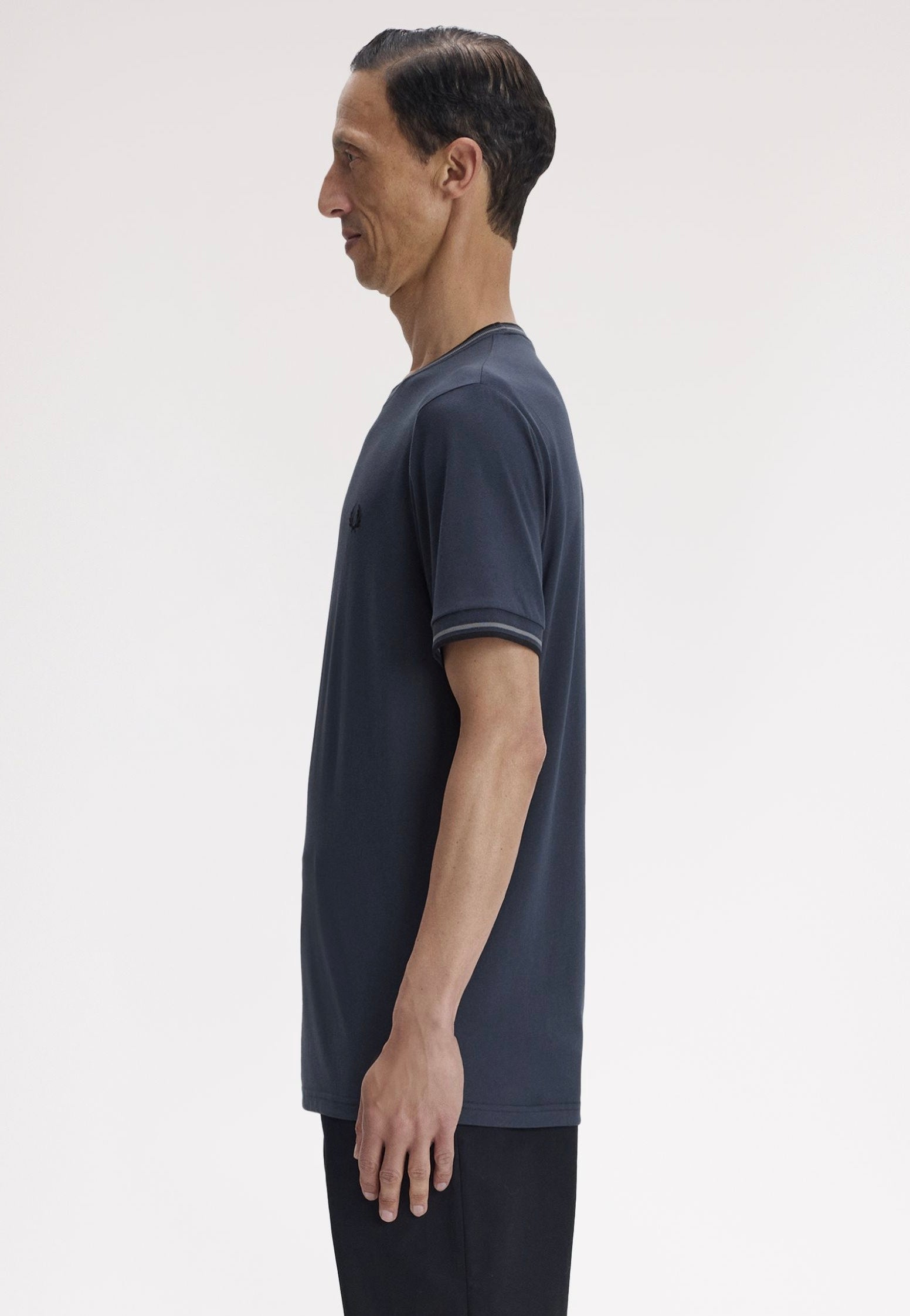 Fred Perry - Twin Tipped Dark Airforce/Stockport Blue/Black - T-Shirt | Men-Image