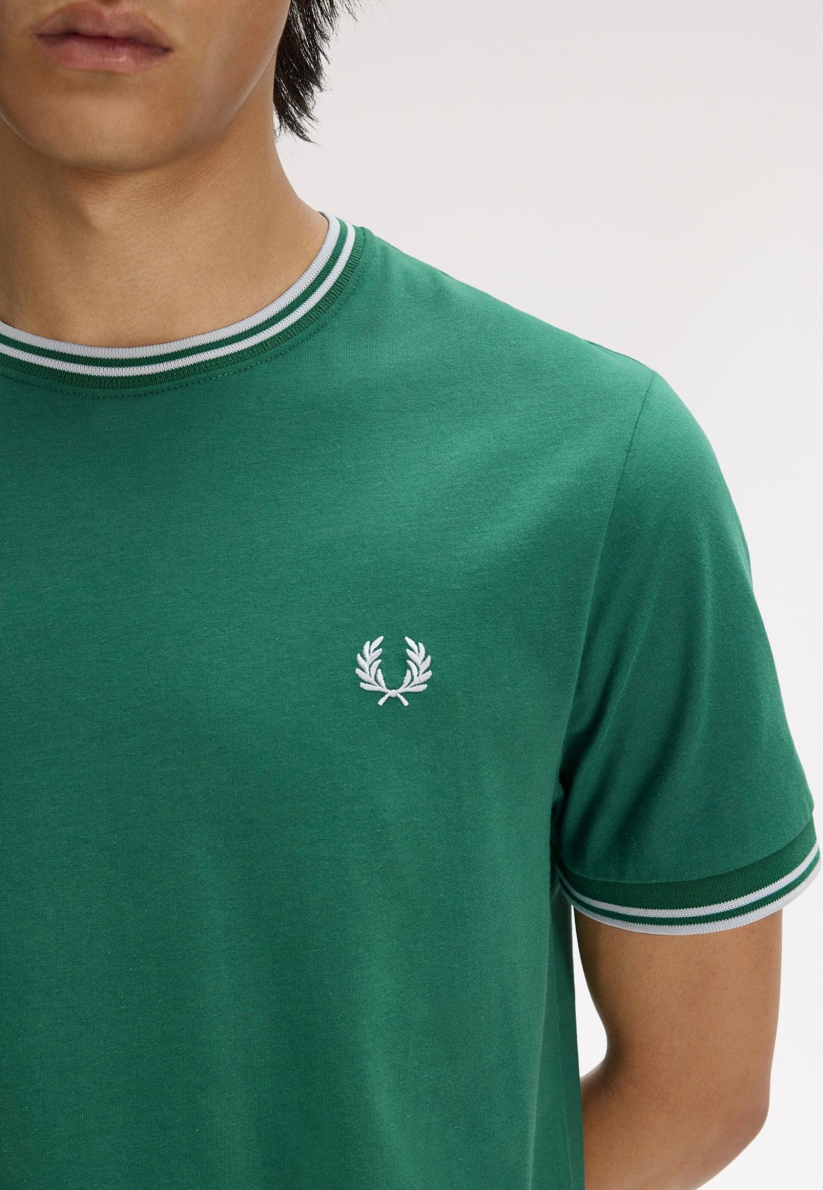 Fred Perry - Twin Tipped Sport Green/Light Ice/Light Ice - T-Shirt | Men-Image