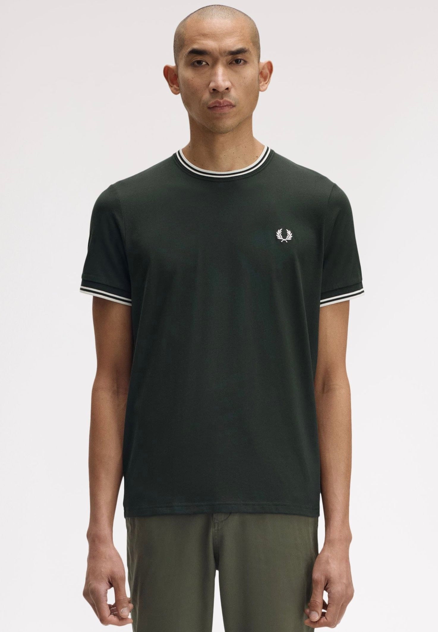 Fred Perry - Twin Tipped Nightgreen/Snow White - T-Shirt | Men-Image