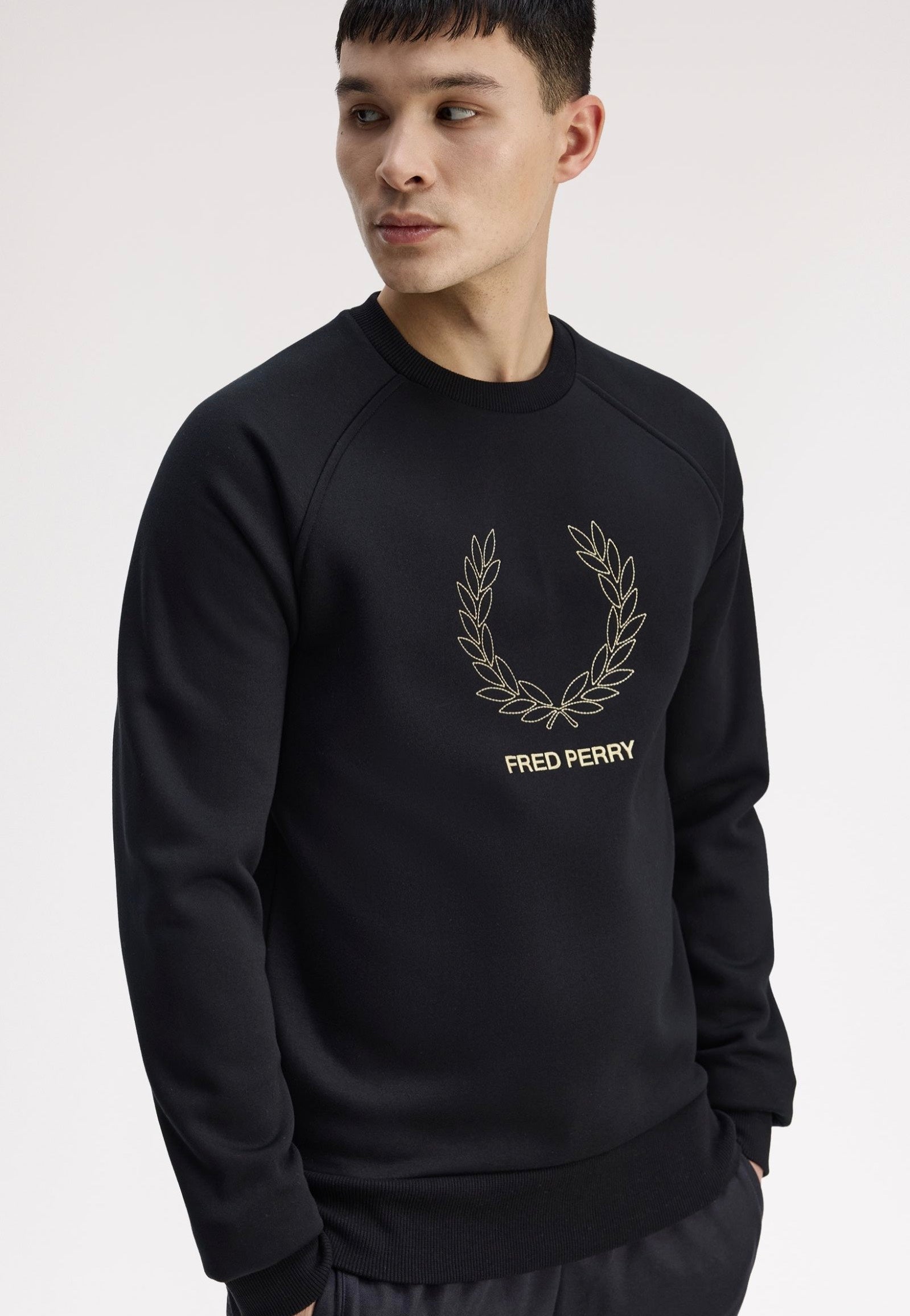Fred Perry - Outline Laurel Wreath Black - Sweater | Men-Image