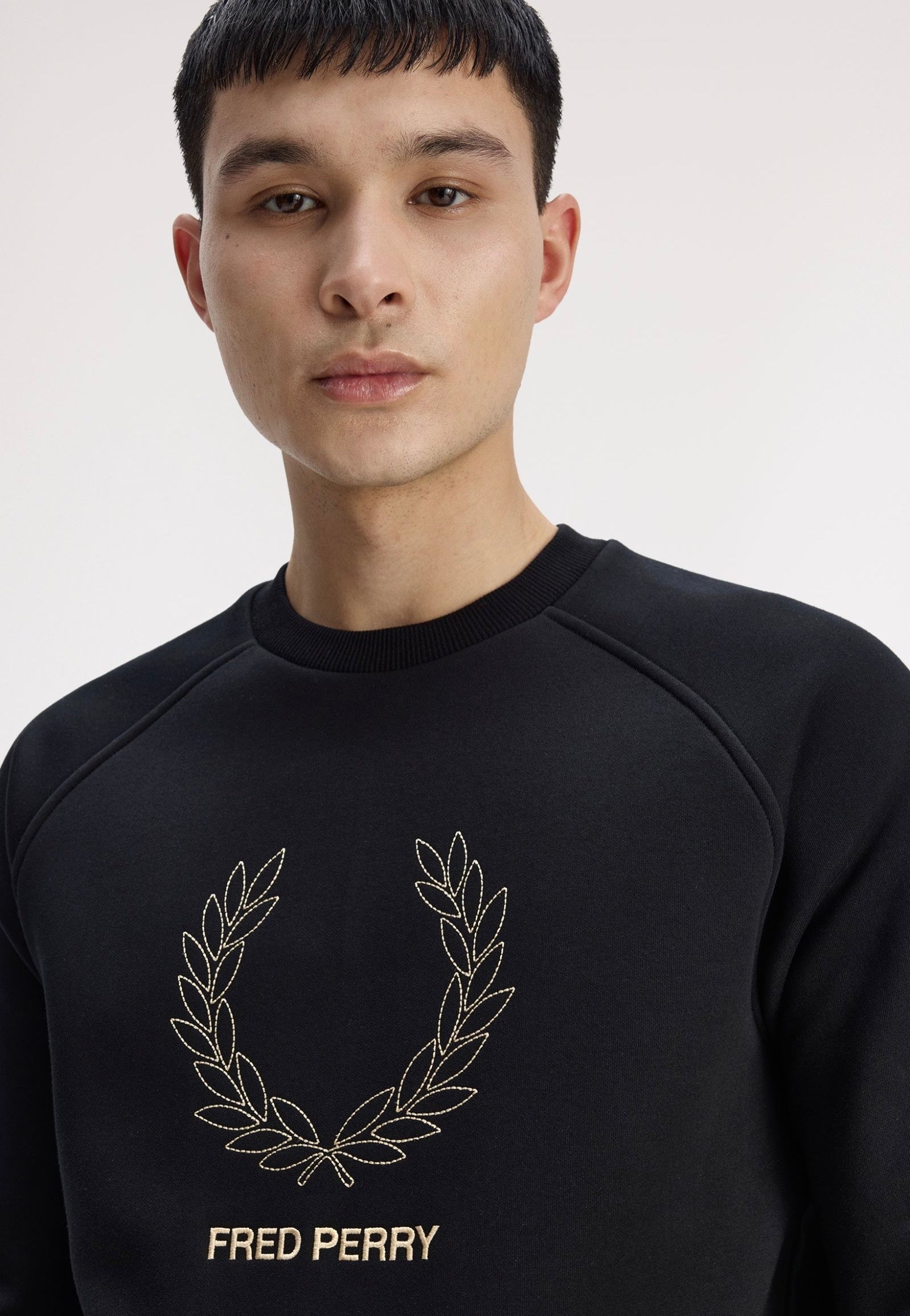Fred Perry - Outline Laurel Wreath Black - Sweater | Men-Image