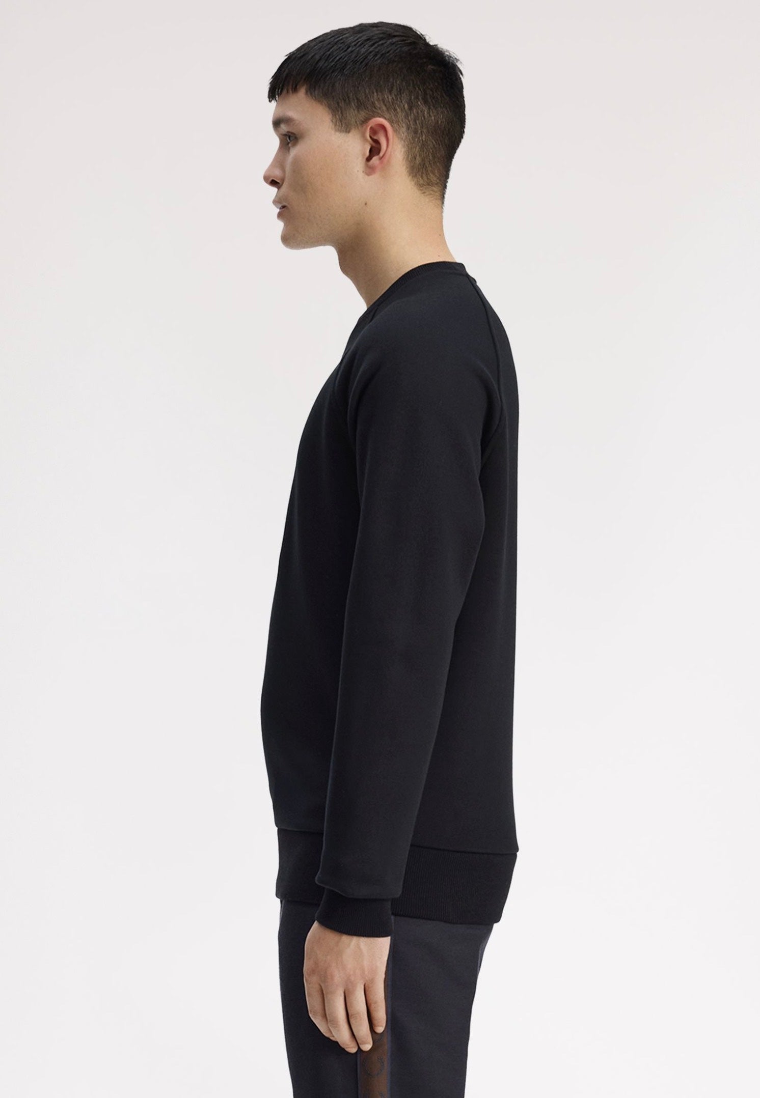 Fred Perry - Outline Laurel Wreath Black - Sweater | Men-Image