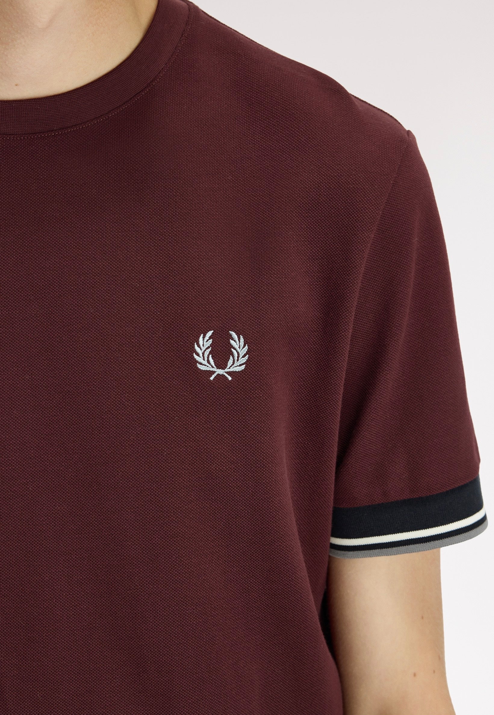 Fred Perry - Twin Tipped Cuff Oxblood - T-Shirt | Men-Image