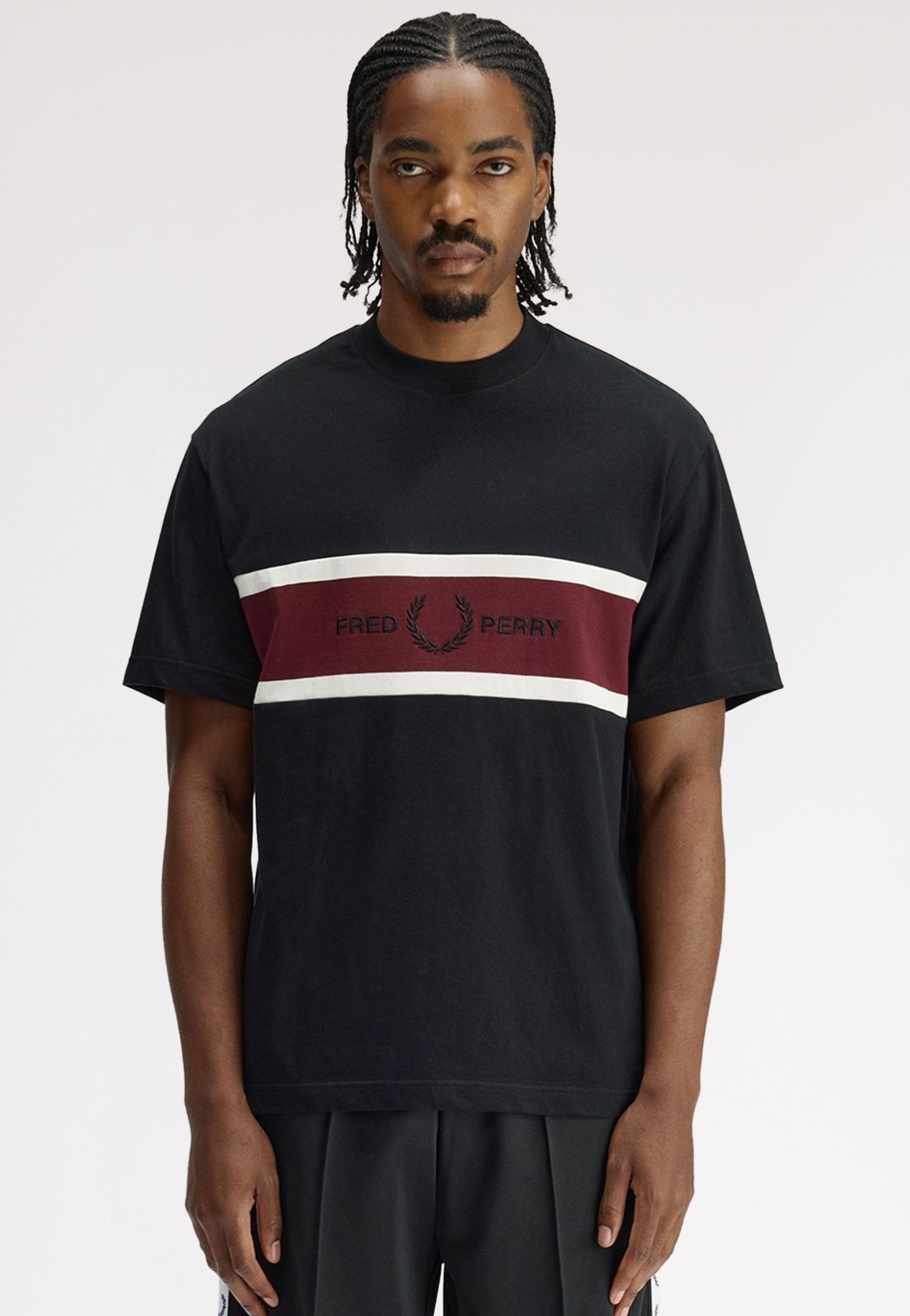 Fred Perry - Embroidered Panel Black - T-Shirt | Men-Image