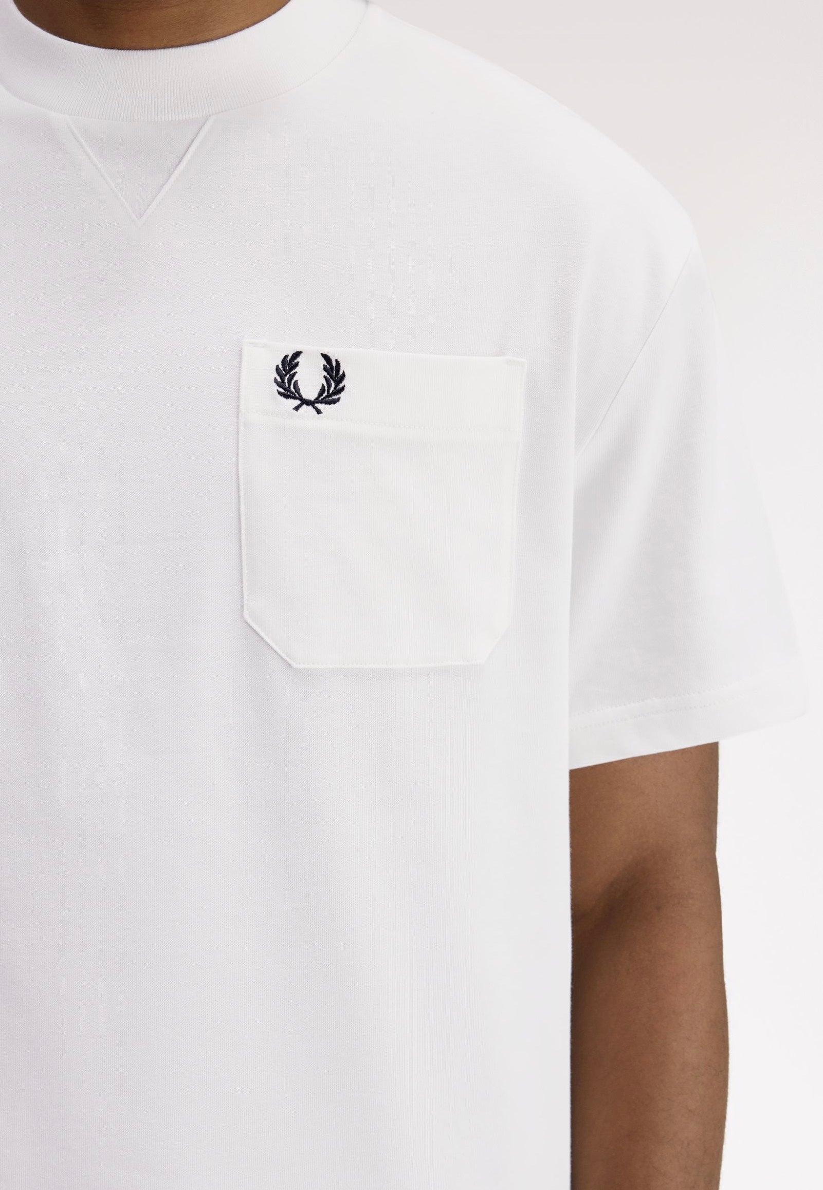 Fred Perry - Pocket Detail Snow White - T-Shirt | Men-Image