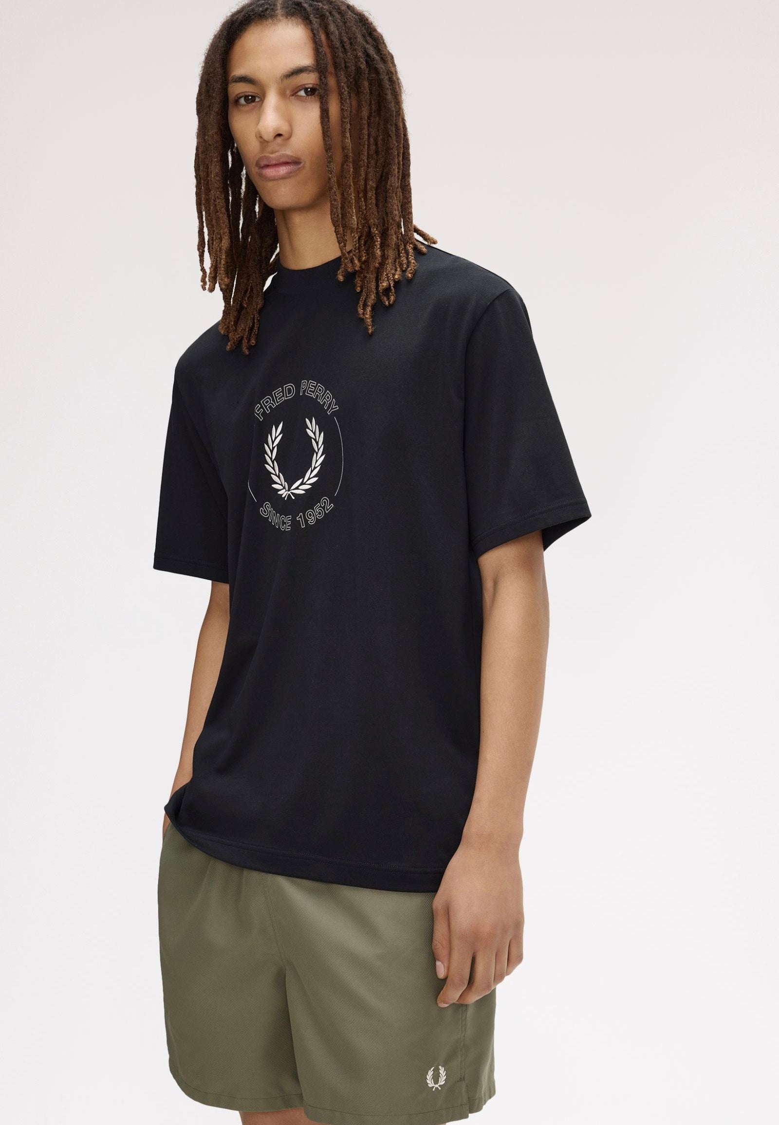 Fred Perry - Circle Graphic Black - T-Shirt | Men-Image