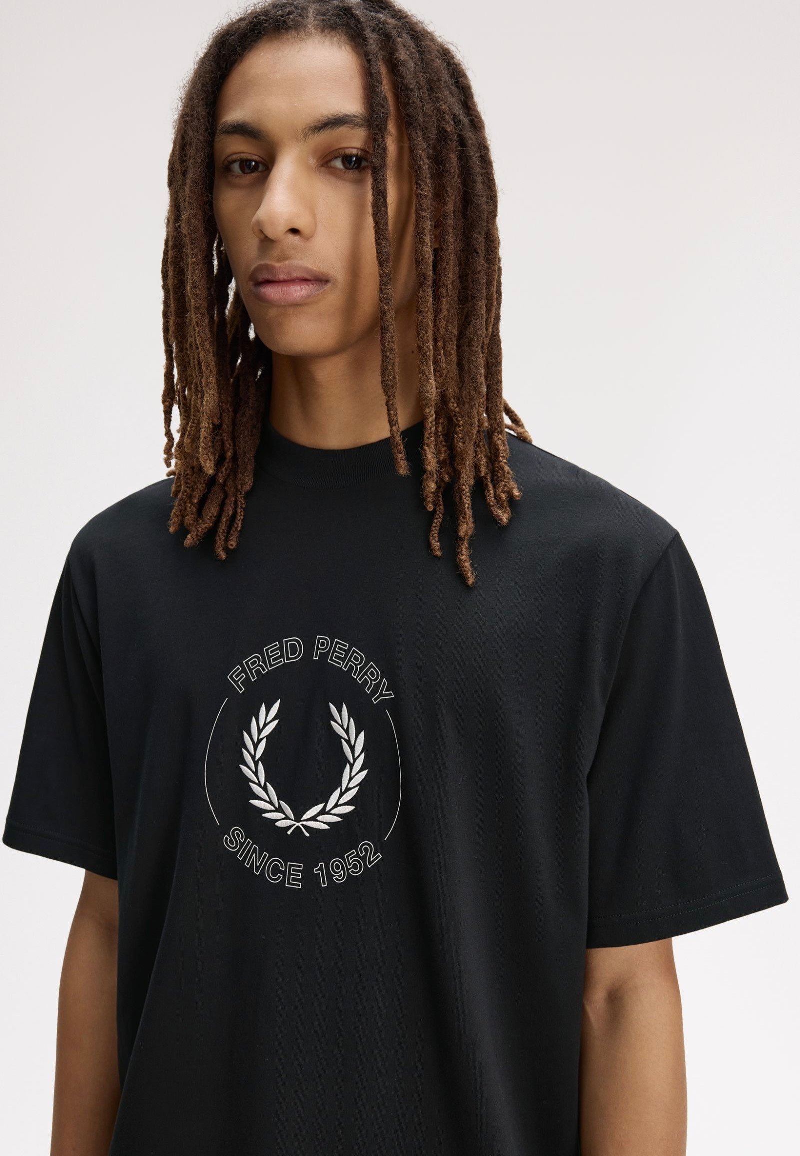 Fred Perry - Circle Graphic Black - T-Shirt | Men-Image