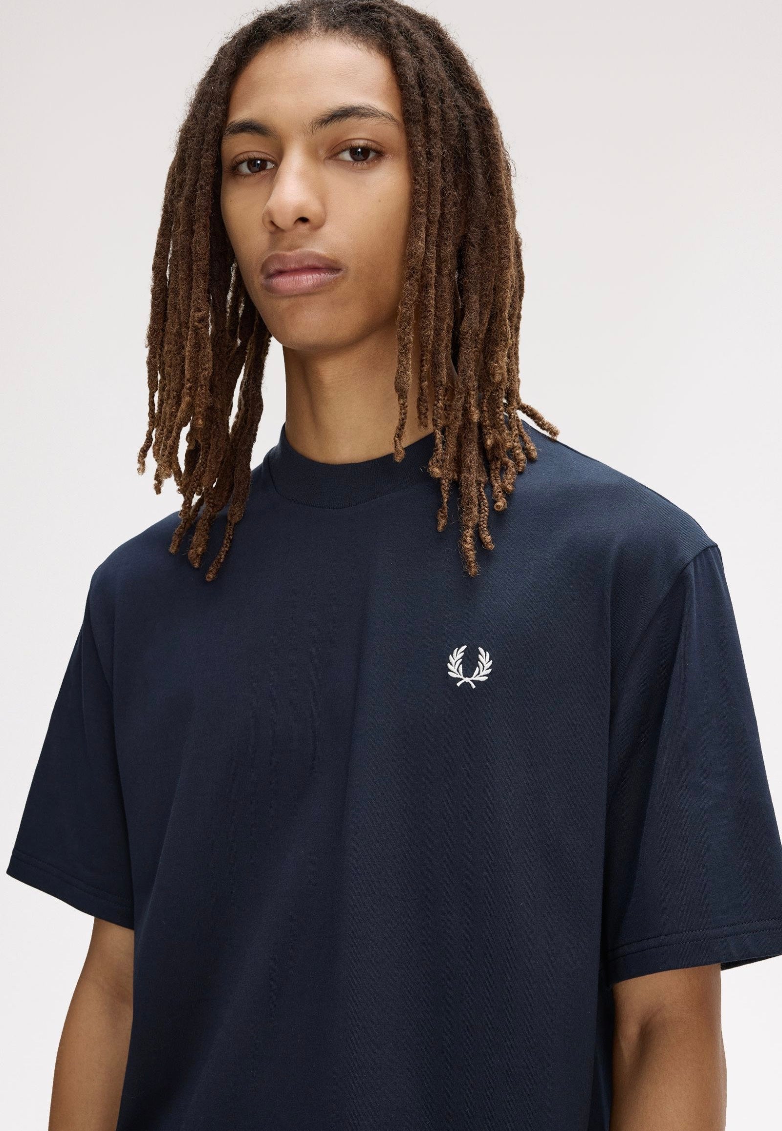 Fred Perry - Back Print Fred Perry Text Navy - T-Shirt | Men-Image