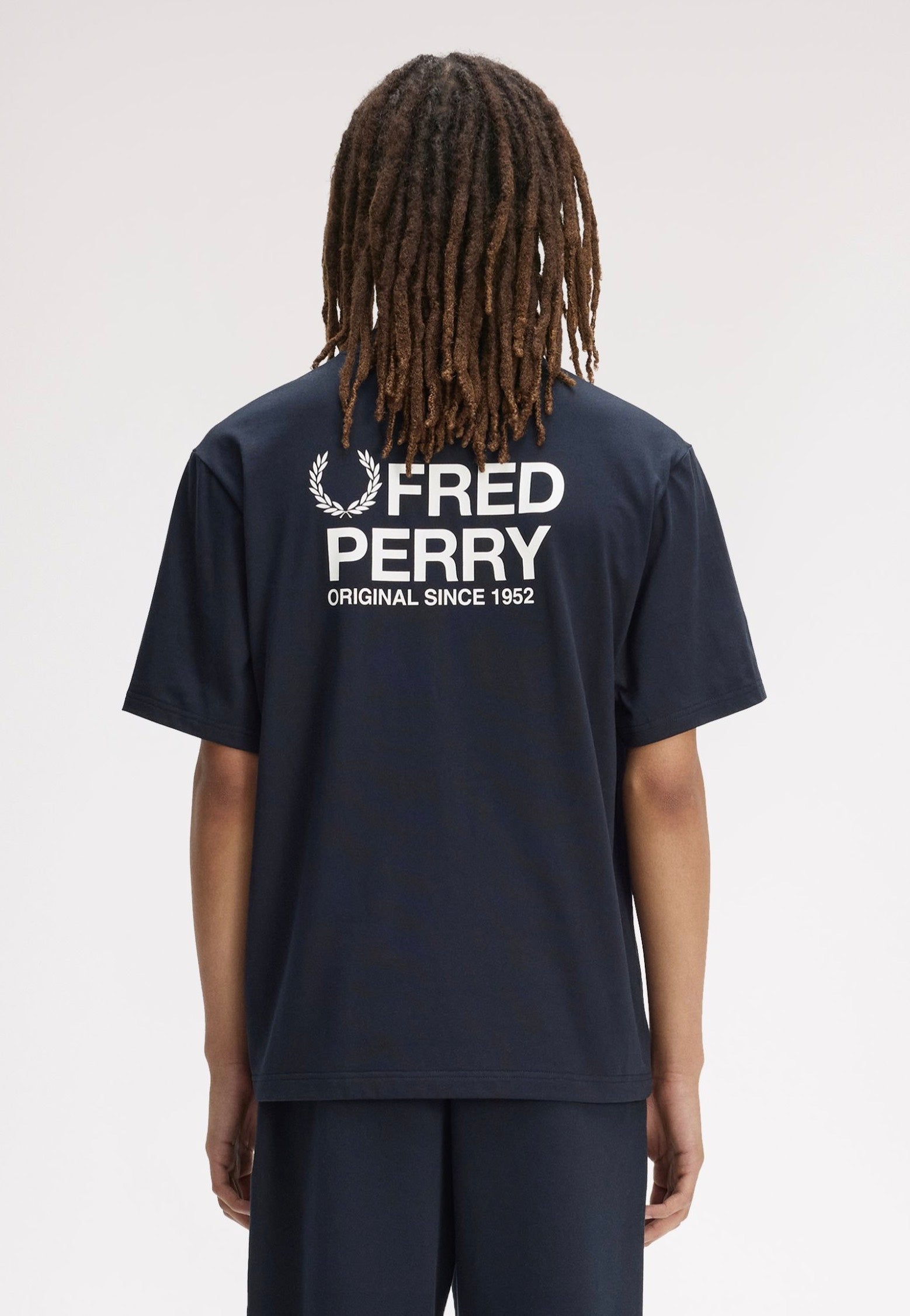Fred Perry - Back Print Fred Perry Text Navy - T-Shirt | Men-Image