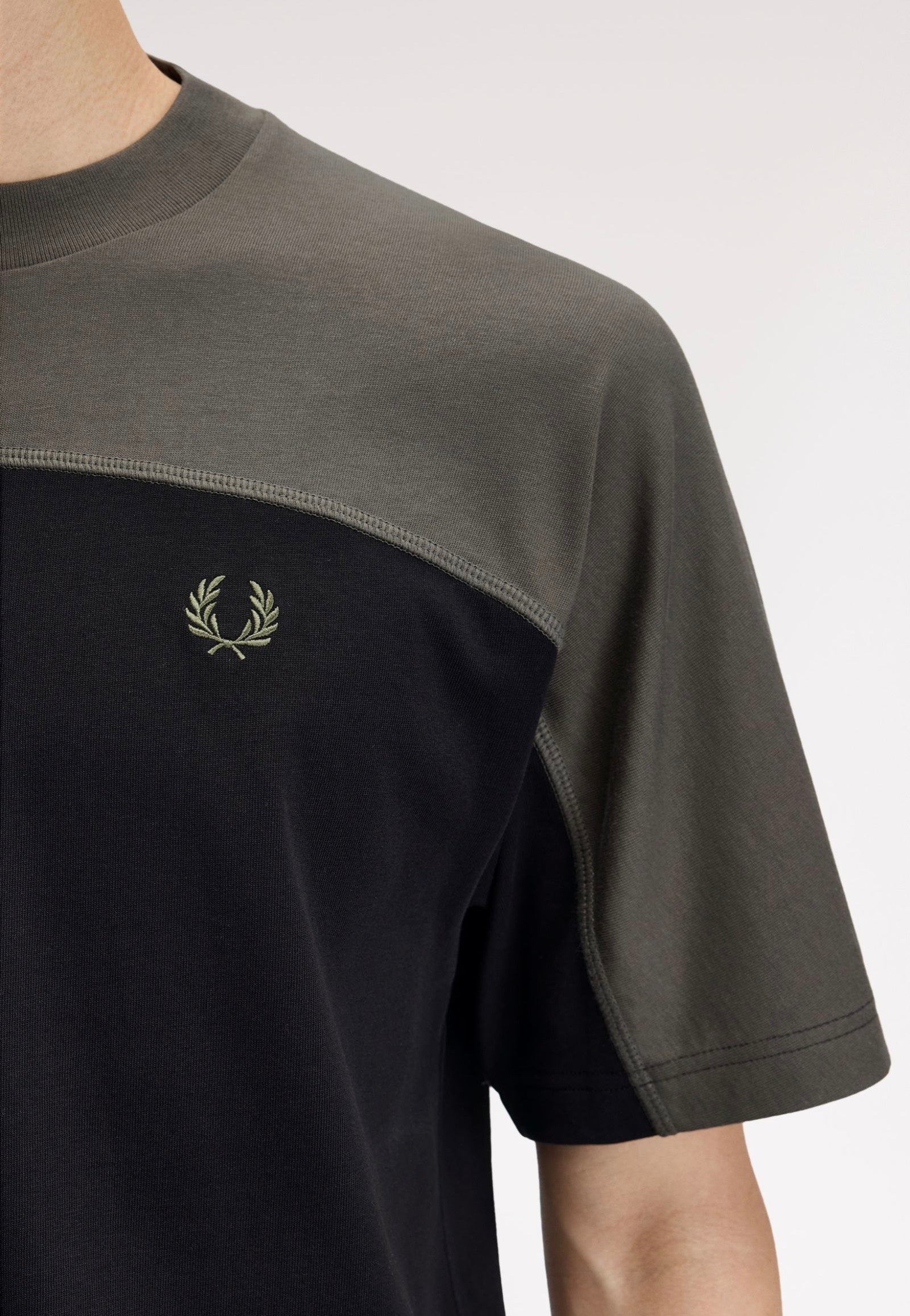Fred Perry - Colour Block Black - T-Shirt | Men-Image