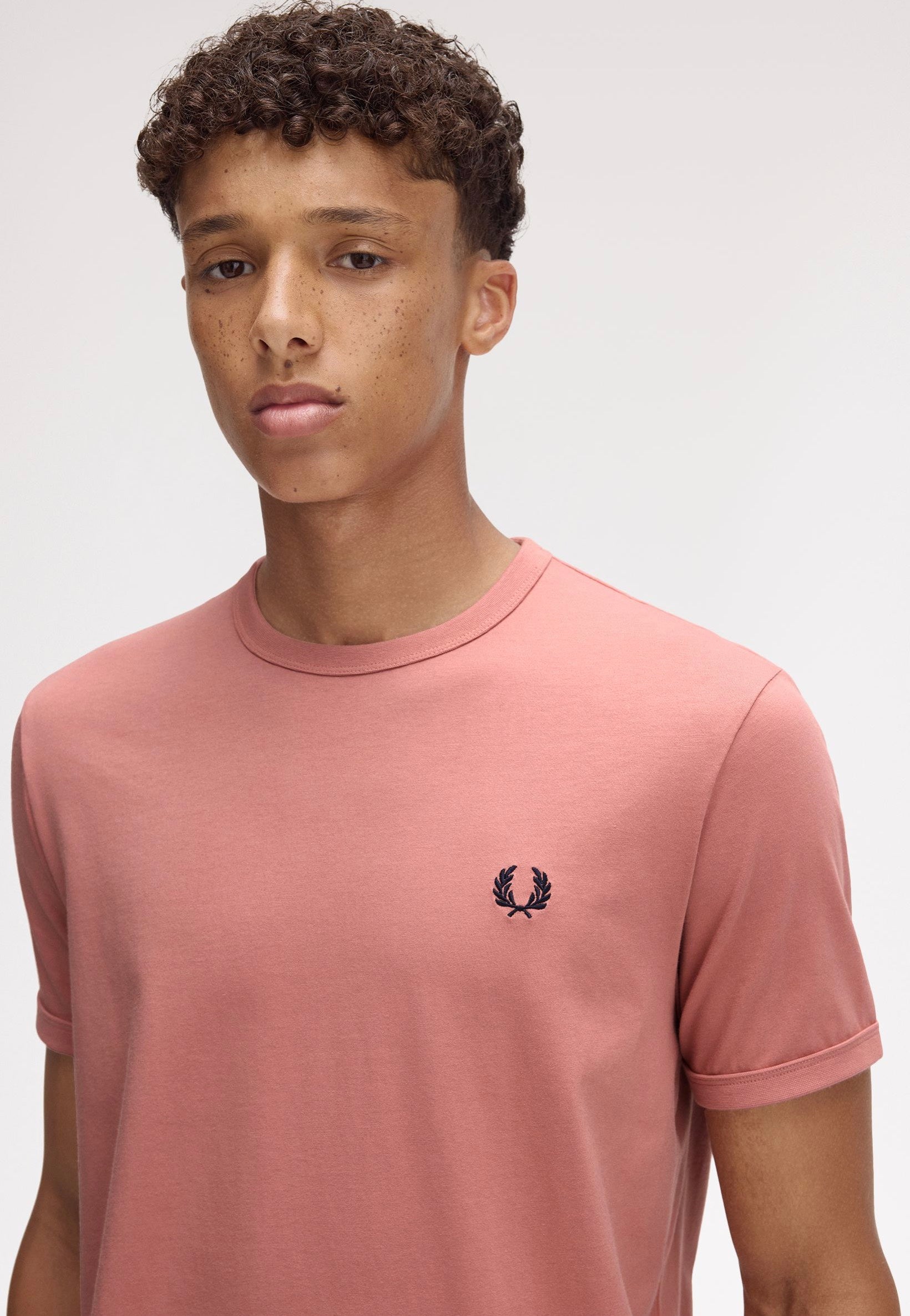 Fred Perry - Ringer Putty Pink - T-Shirt | Men-Image