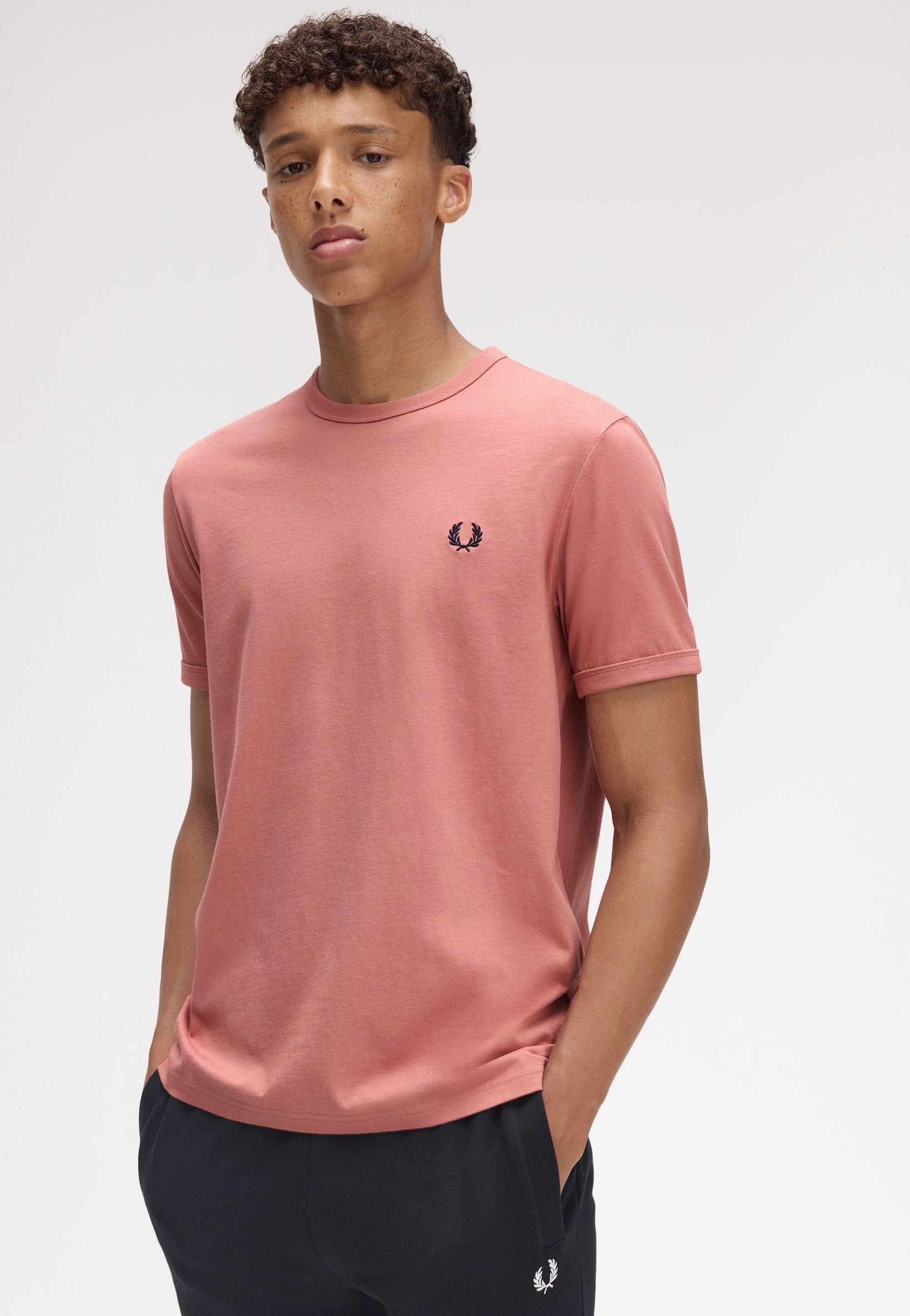 Fred Perry - Ringer Putty Pink - T-Shirt | Men-Image