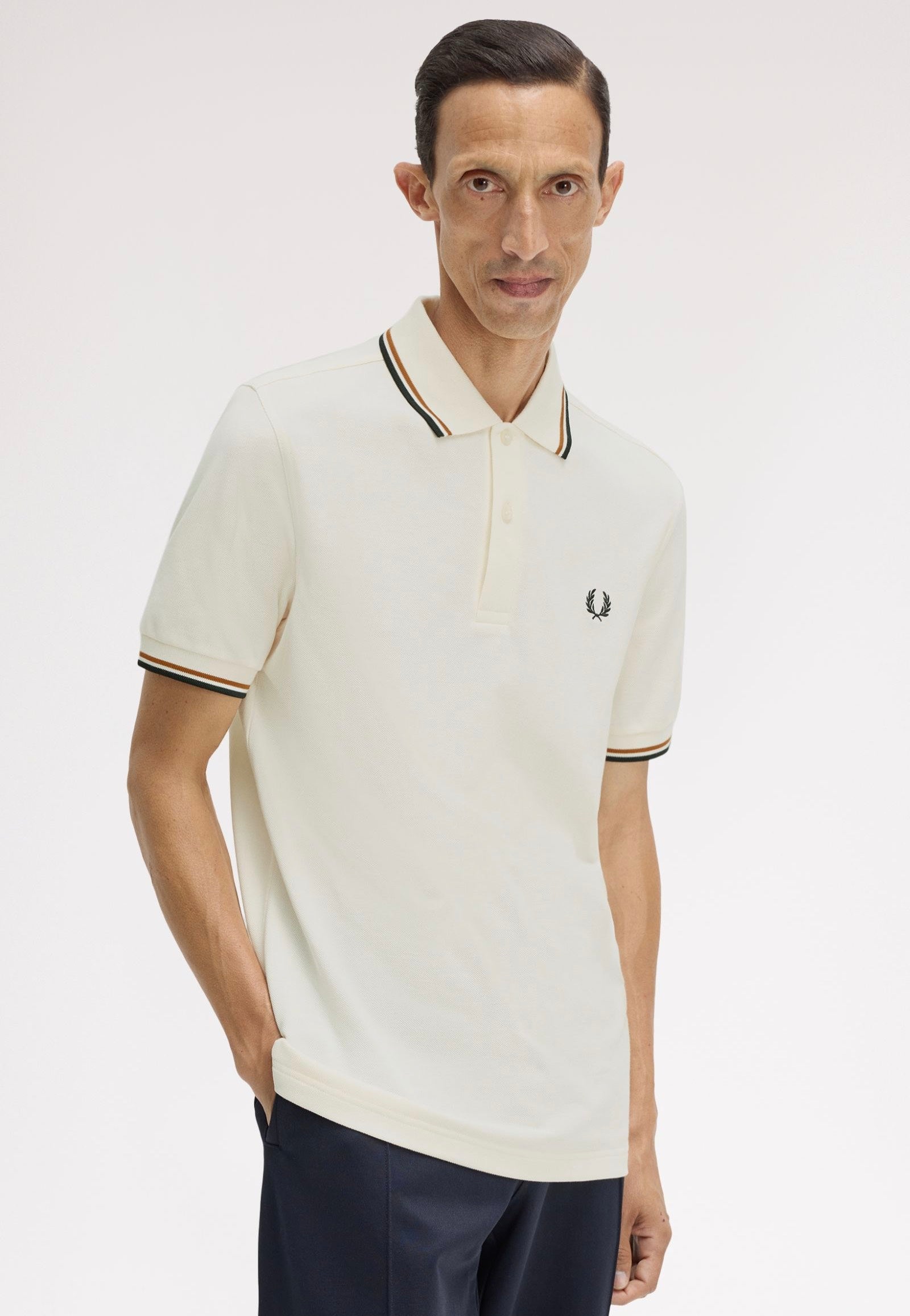 Fred Perry - Twin Tipped Ecru/Dark Caramel/Black - Polo | Men-Image