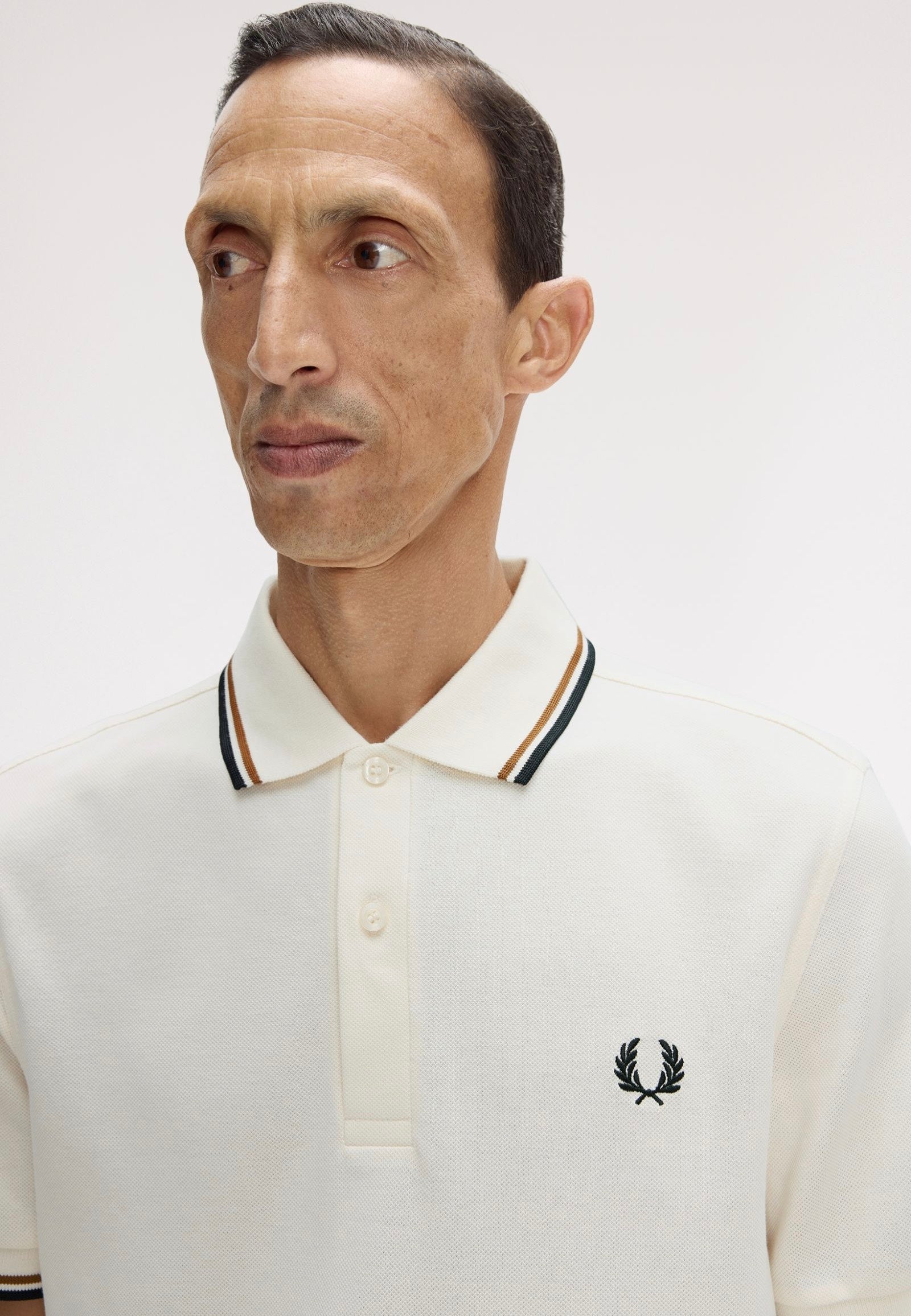 Fred Perry - Twin Tipped Ecru/Dark Caramel/Black - Polo | Men-Image