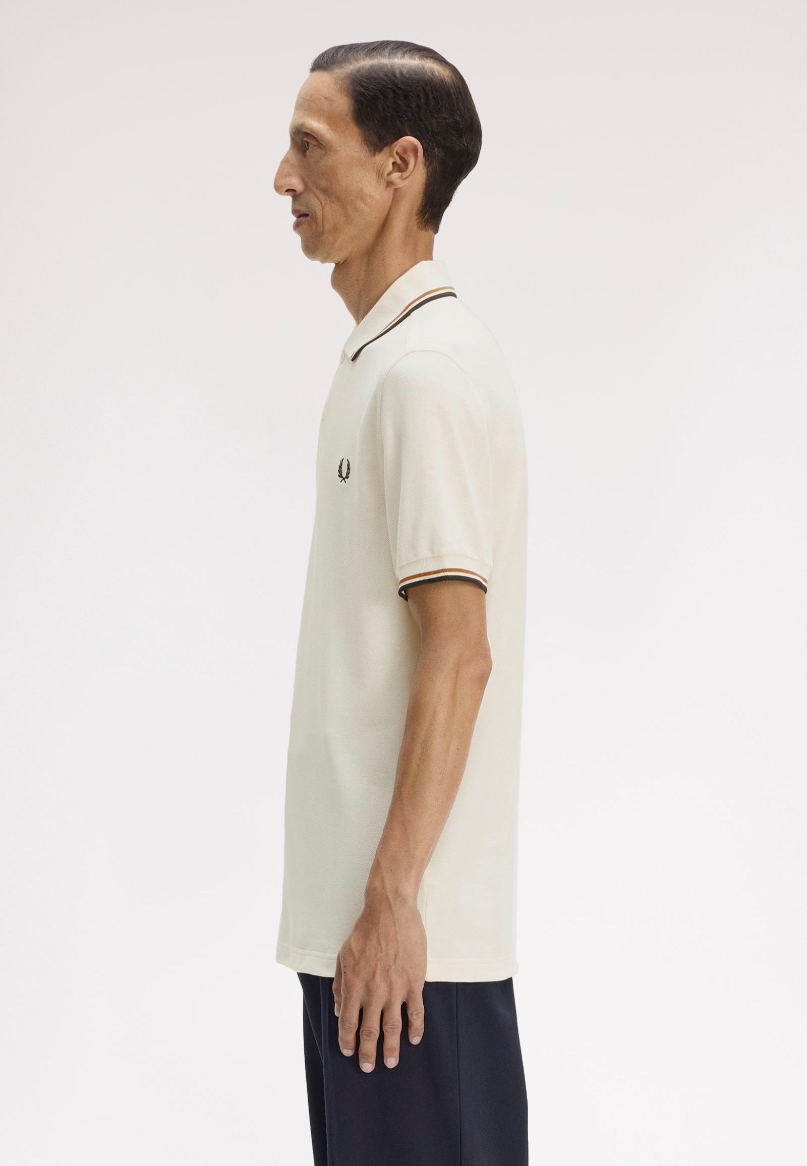 Fred Perry - Twin Tipped Ecru/Dark Caramel/Black - Polo | Men-Image