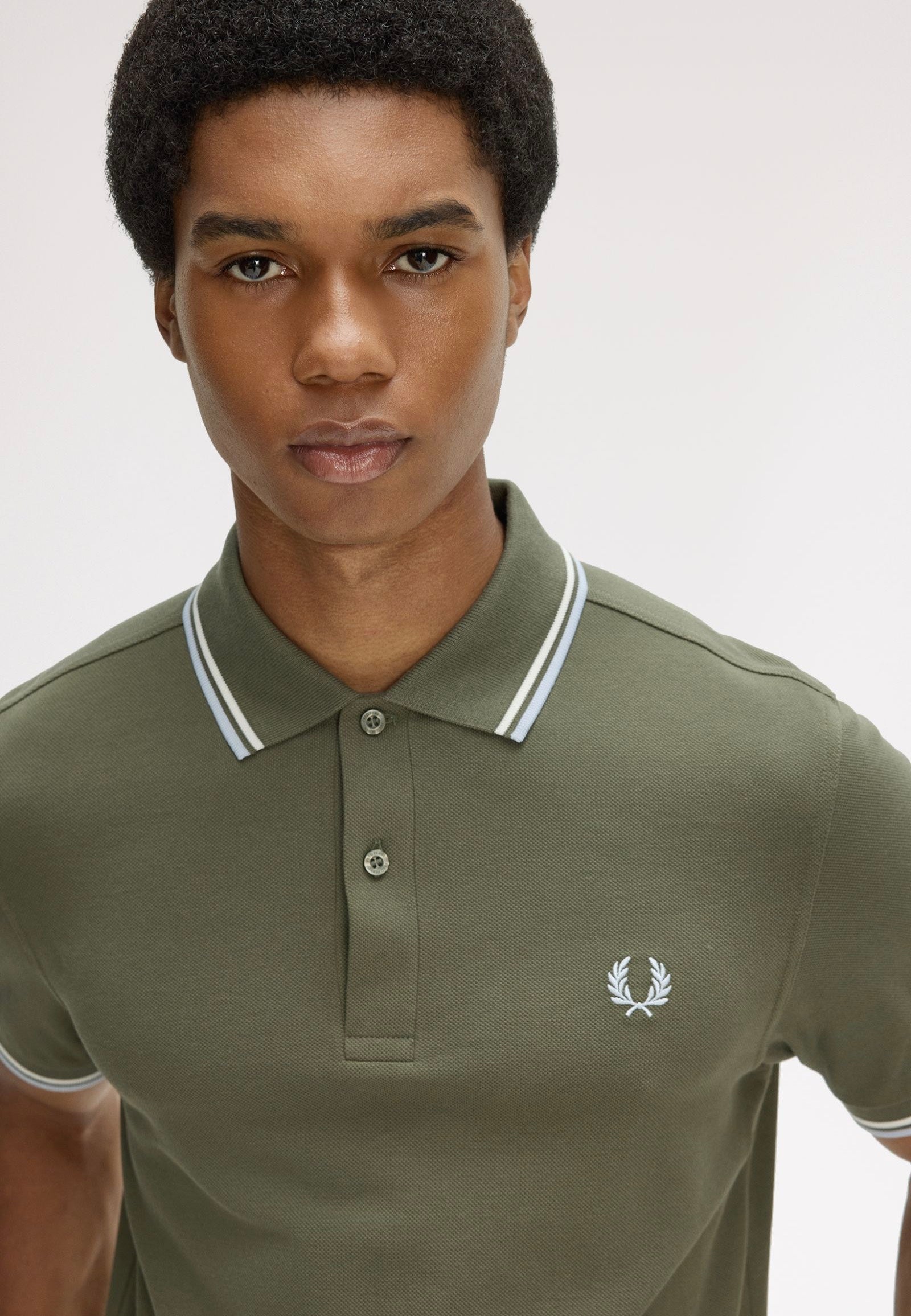 Fred Perry - Twin Tipped Laurel Wreath Green/Ecru/Dusky Blue - Polo | Men-Image