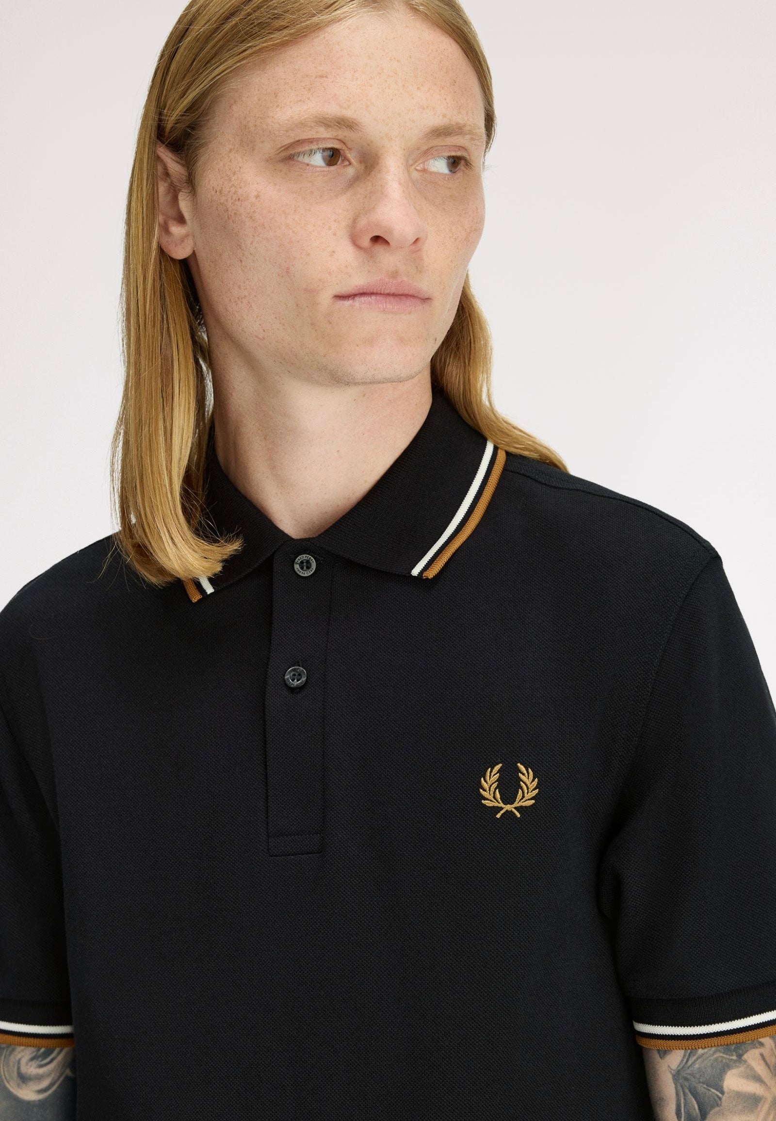 Fred Perry - Twin Tipped Black/Ecru/Dark Caramel - Polo | Men-Image