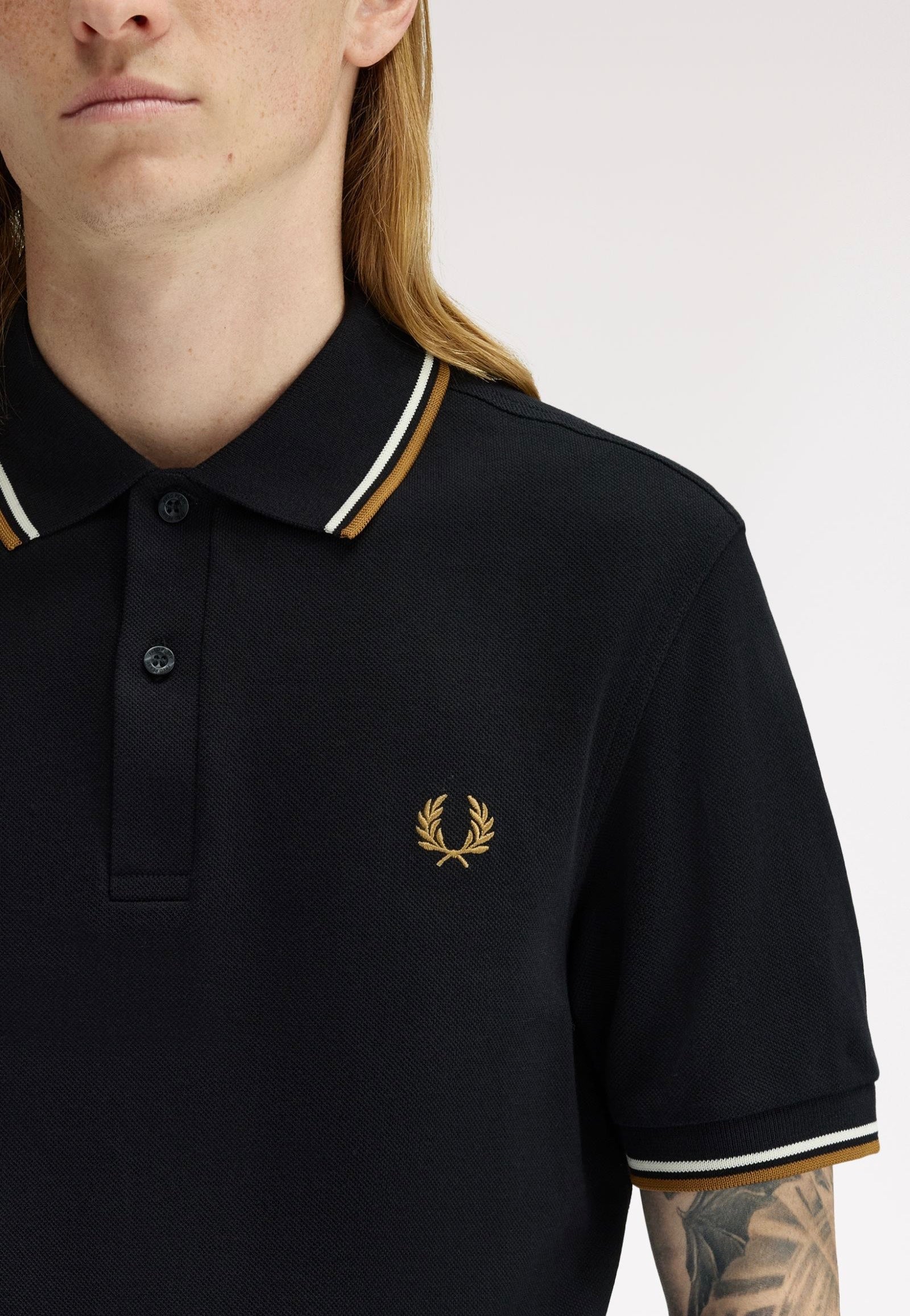 Fred Perry - Twin Tipped Black/Ecru/Dark Caramel - Polo | Men-Image