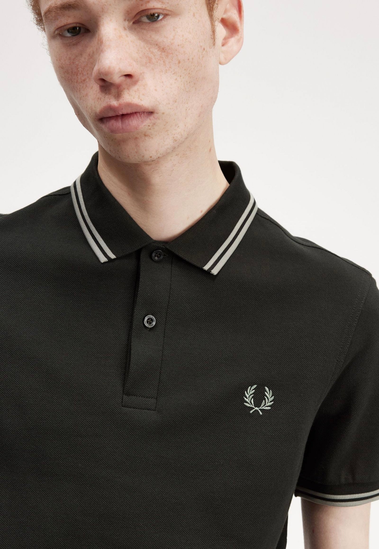 Fred Perry - Twin Tipped Night Green/Sea Grass - Polo | Men-Image
