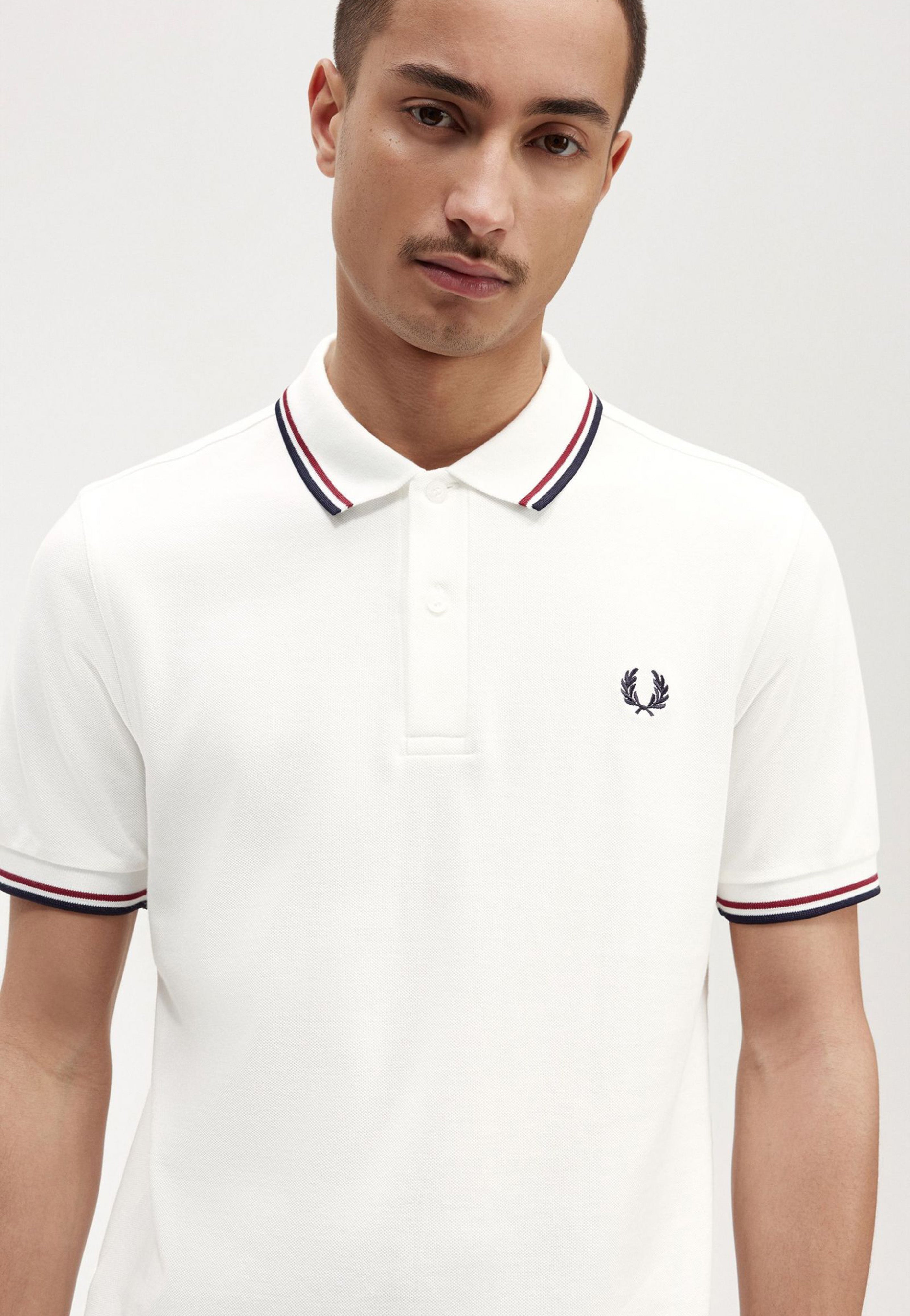 Fred Perry - Twin Tipped Snow White/Bred/Navy - Polo | Men-Image