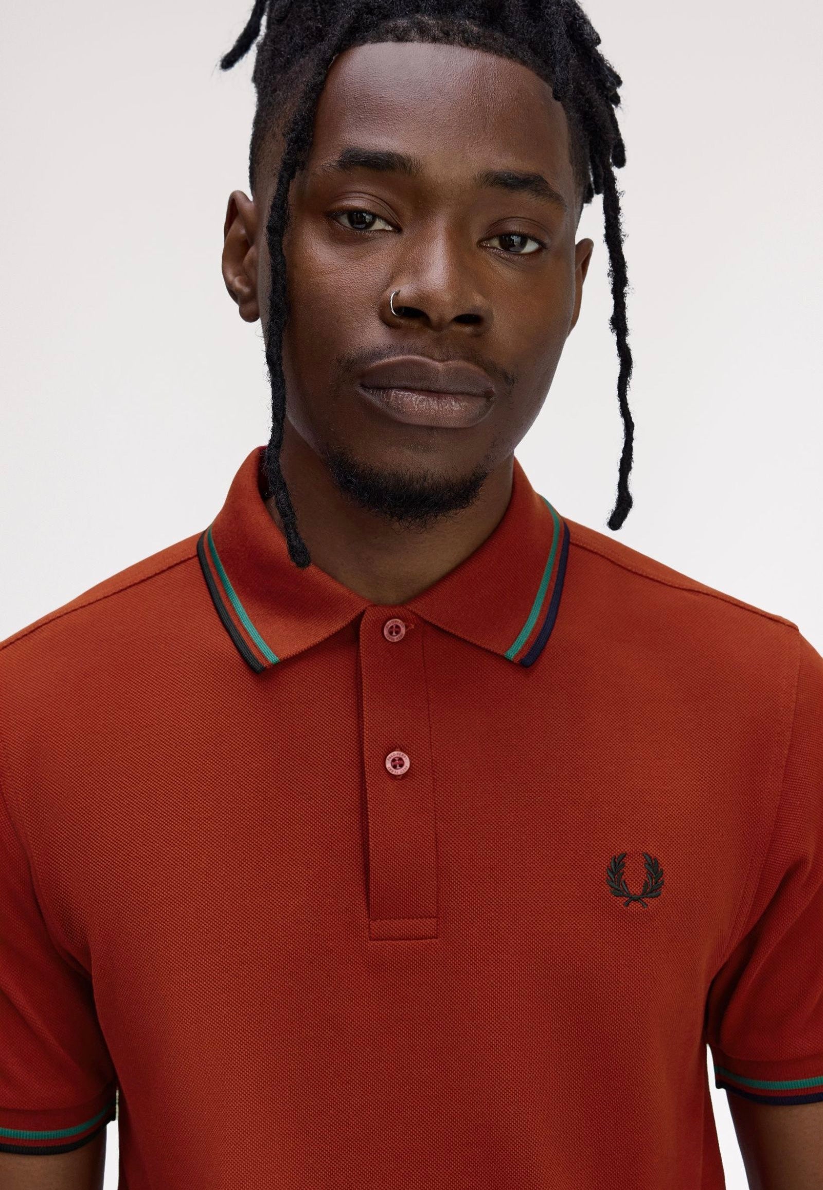 Fred Perry - Twin Tipped Burnt Red/Sport Green/Navy - Polo | Men-Image