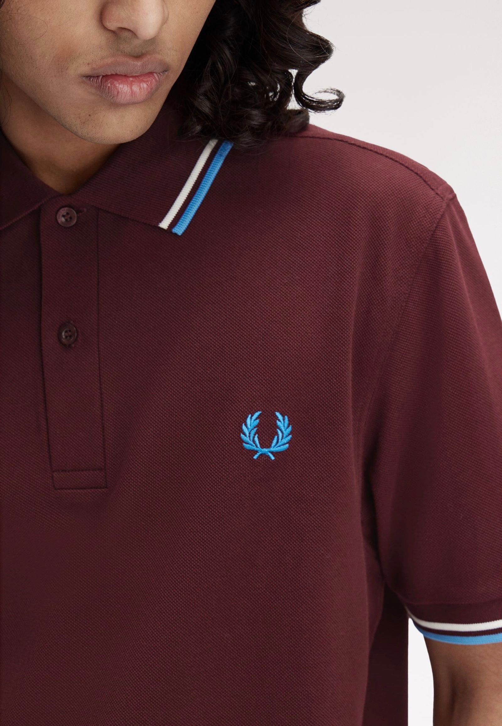 Fred Perry - Twin Tipped Oxblood/Ecru/Court Blue - Polo | Men-Image